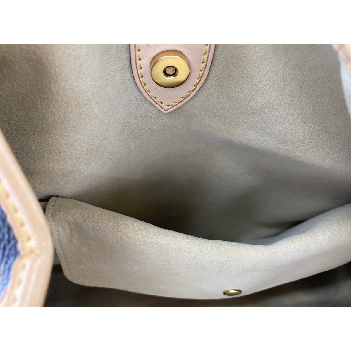 Louis Vuitton Brown Shoulder Bag (Pre-Owned)
