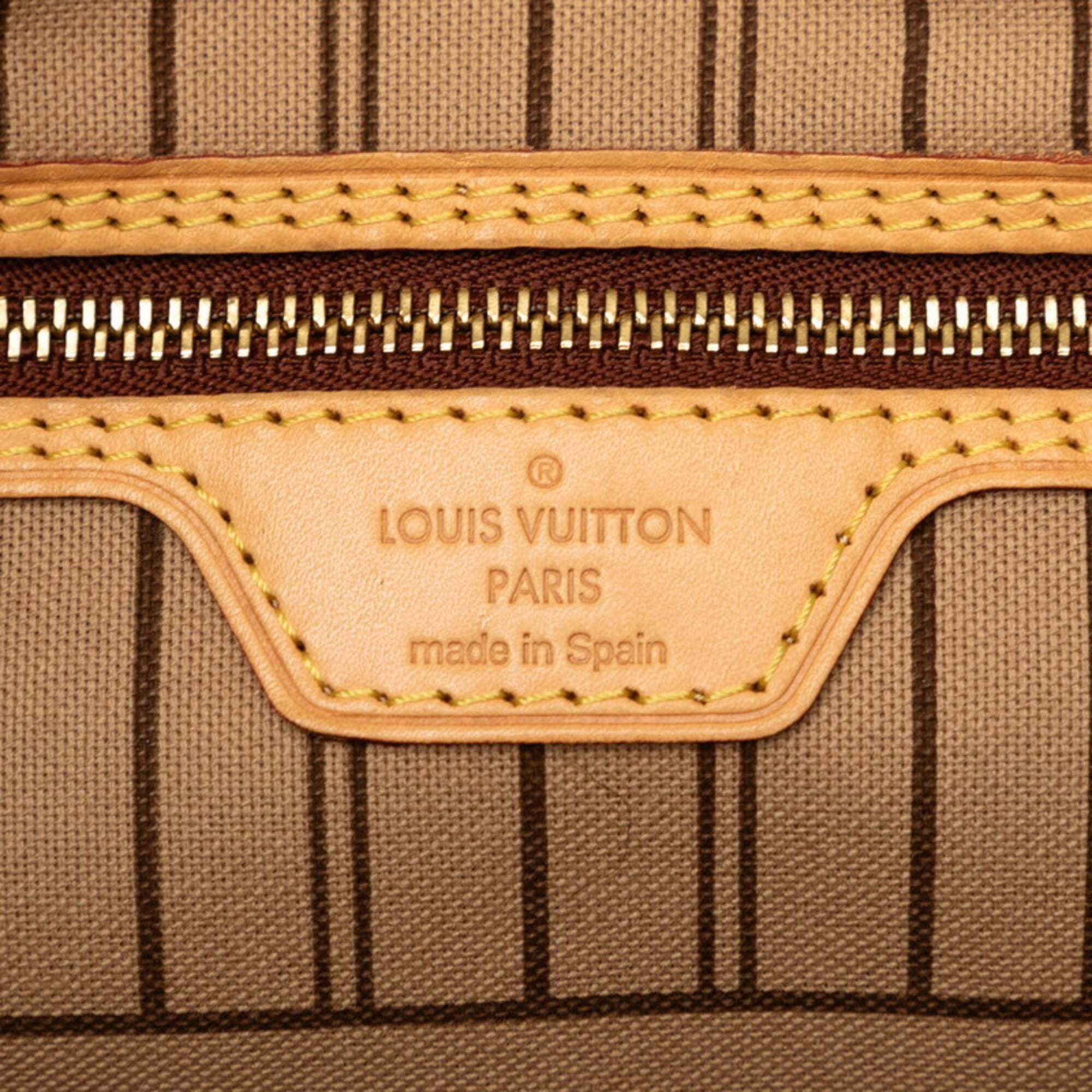 Louis Vuitton Brown Monogram Monogram Pouch Shoulder Bag Tote Bag (Pre-Owned)