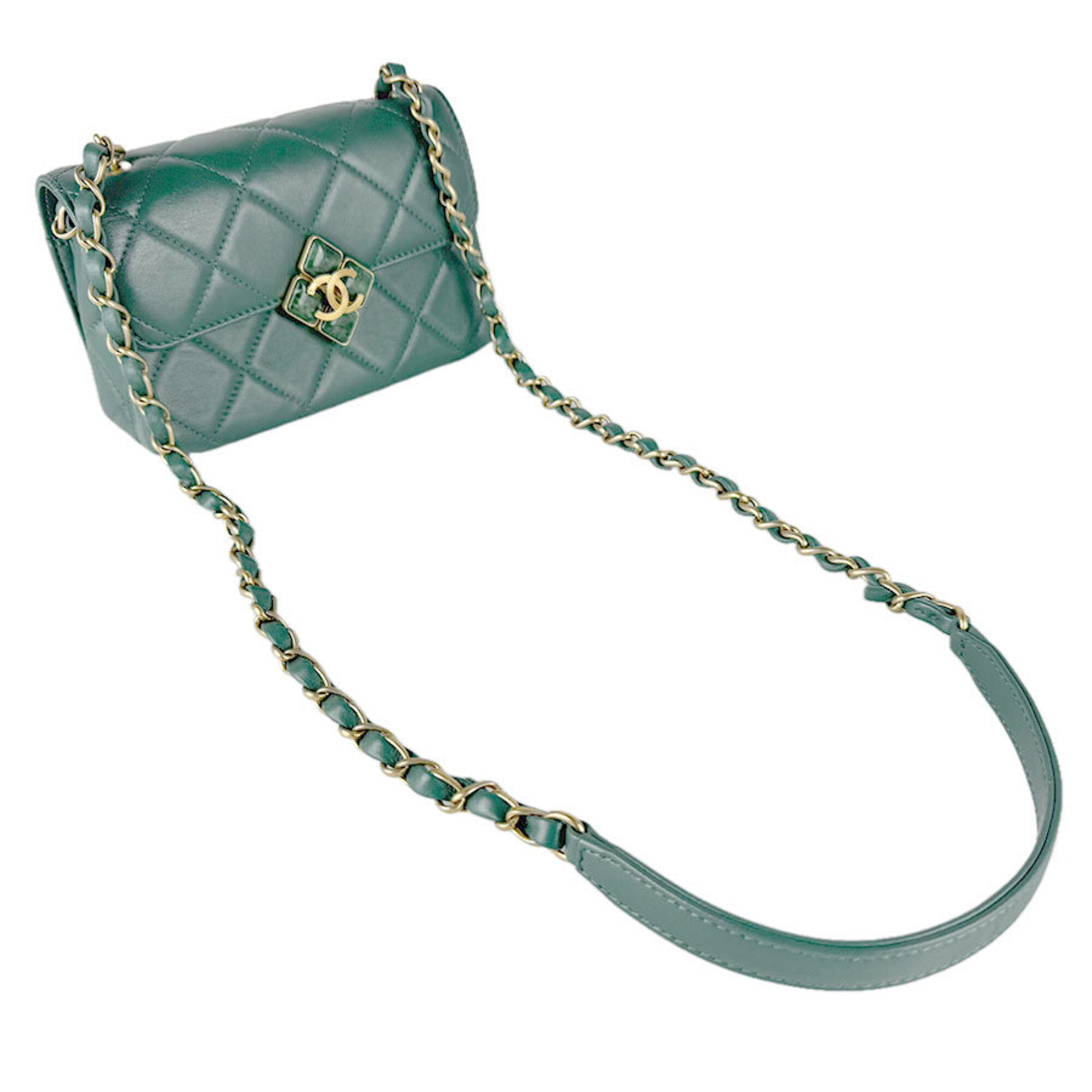 Chanel Green Leather Shoulder Bag (Pre-Owned)