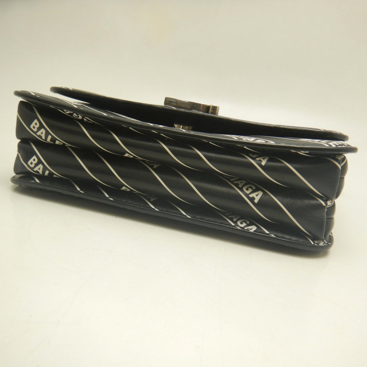 Balenciaga Black White Leather Shoulder Bag (Pre-Owned)