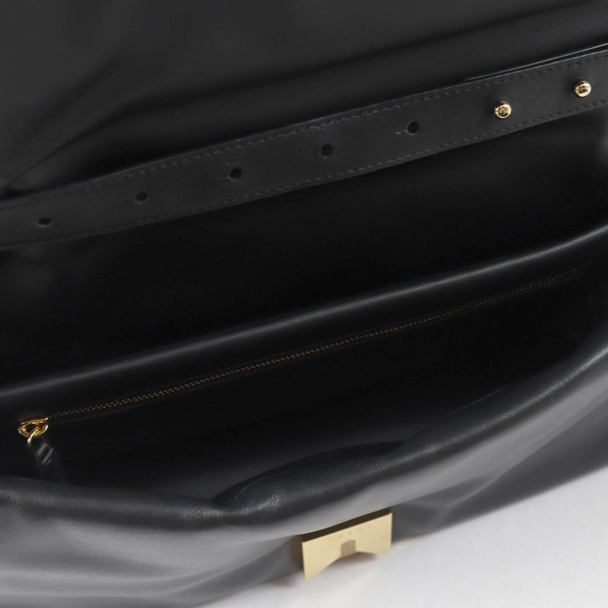 Marni Black Leather Shoulder Bag (Pre-Owned)