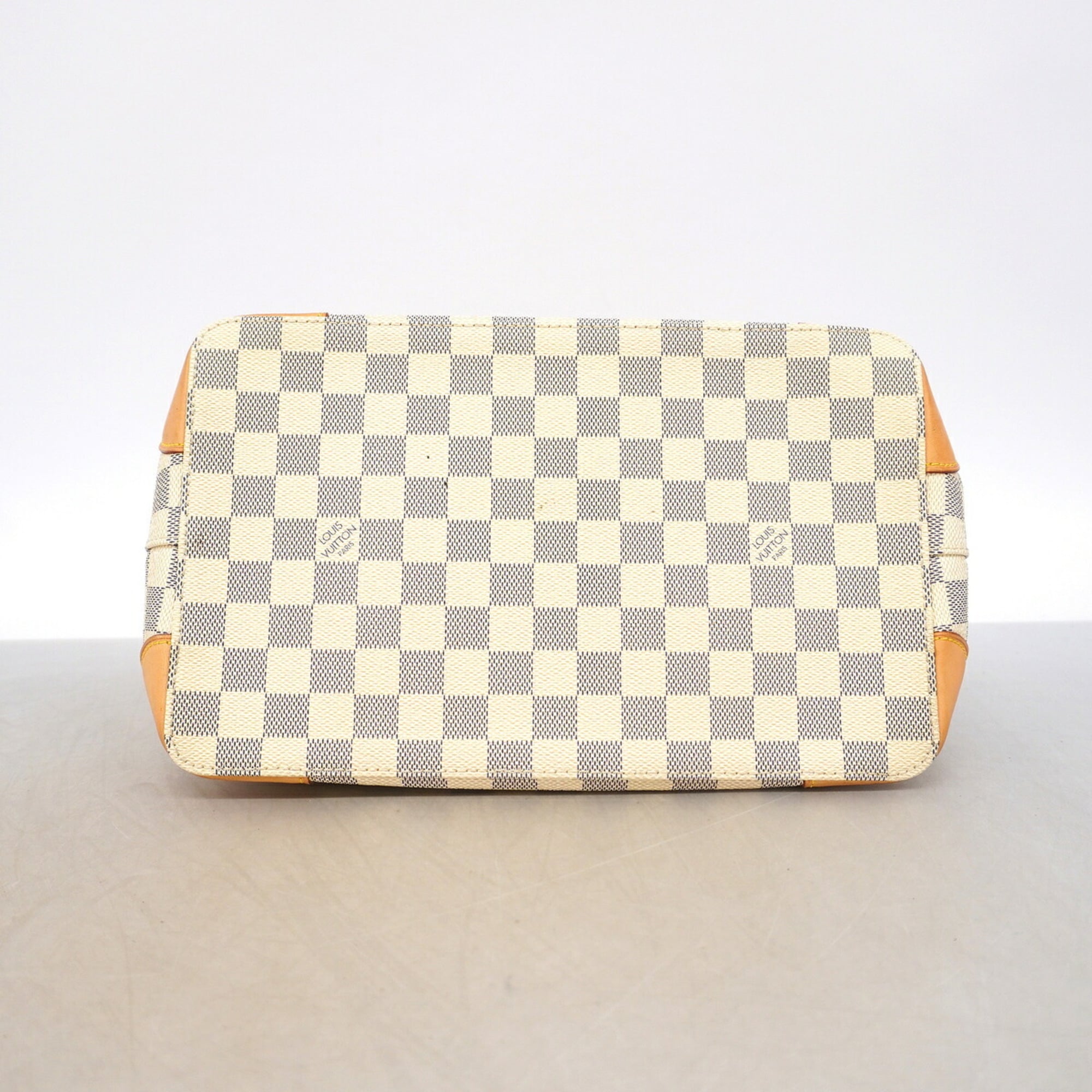 Louis Vuitton White Tote Bag (Pre-Owned)