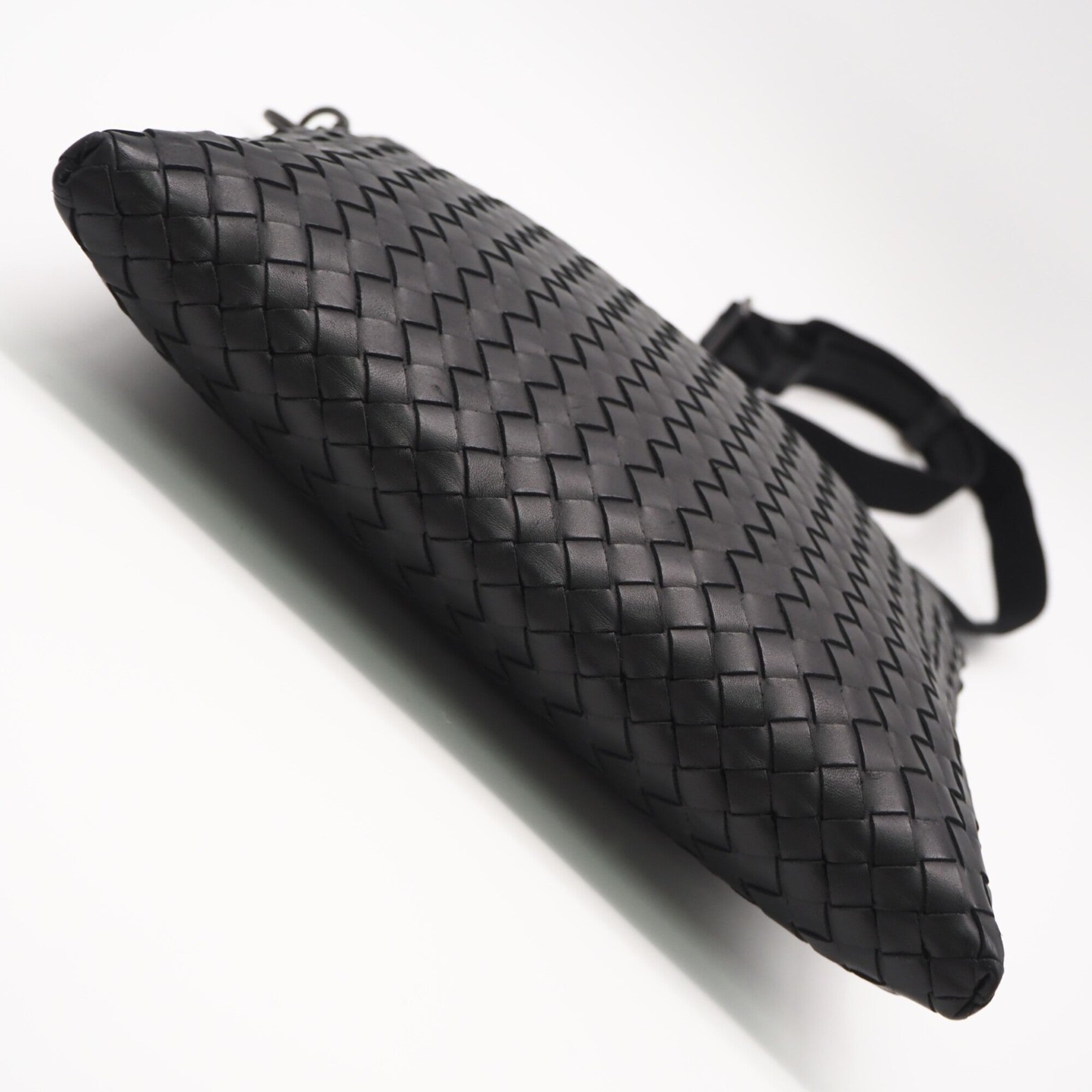 Bottega Veneta Intrecciato Black Leather Shoulder Bag (Pre-Owned)
