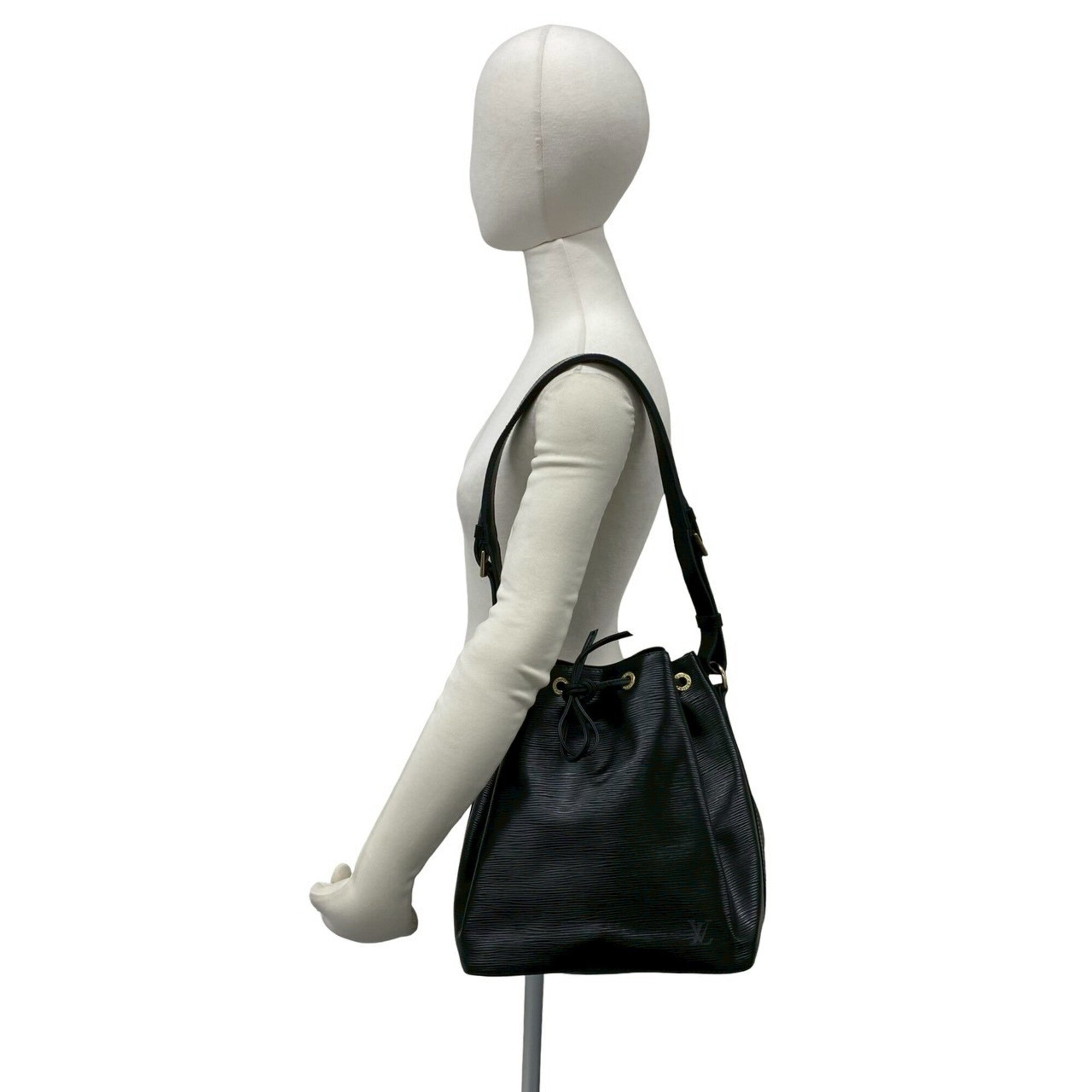 Louis Vuitton Black Leather Shoulder Bag (Pre-Owned)