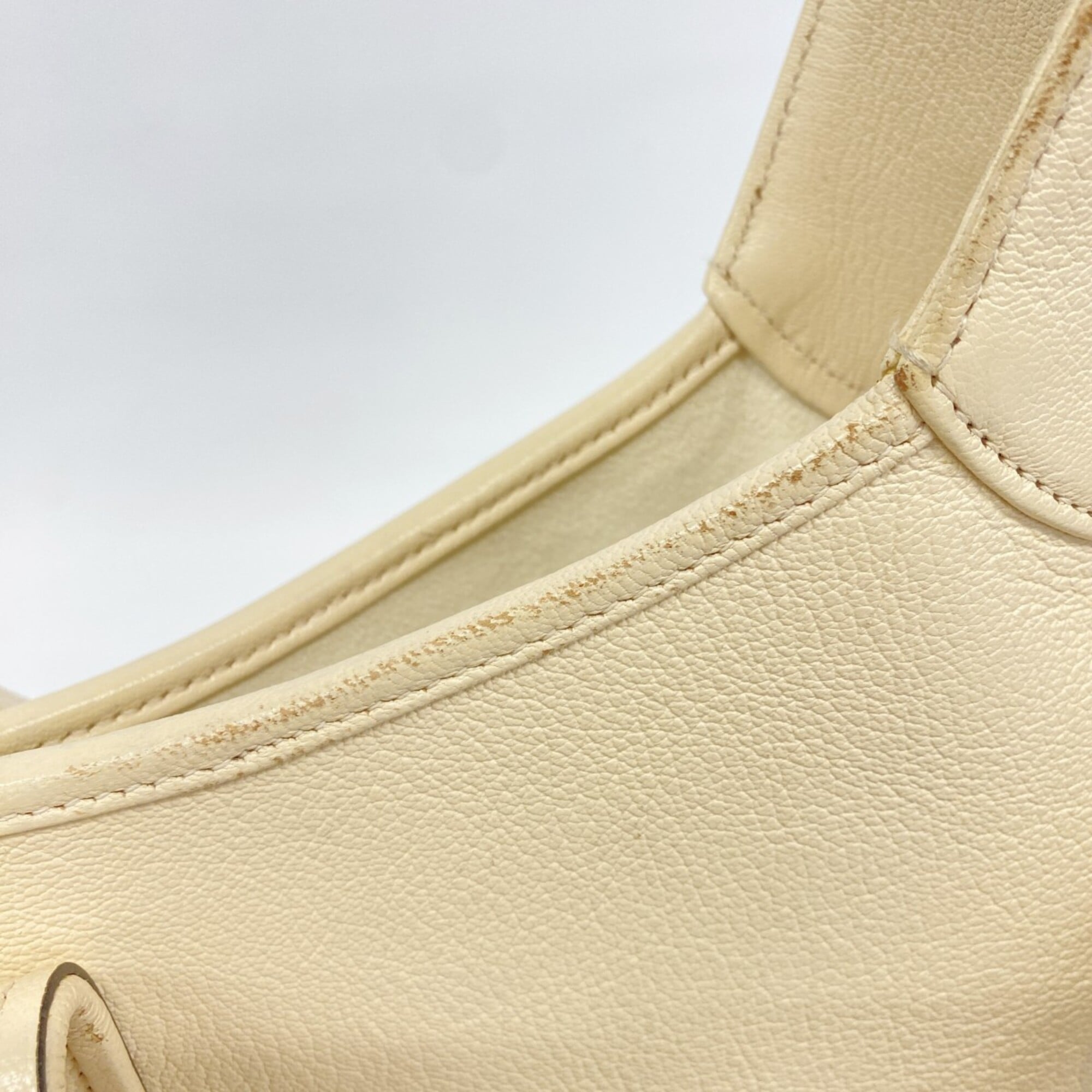 Gucci Beige Leather Shoulder Bag (Pre-Owned)