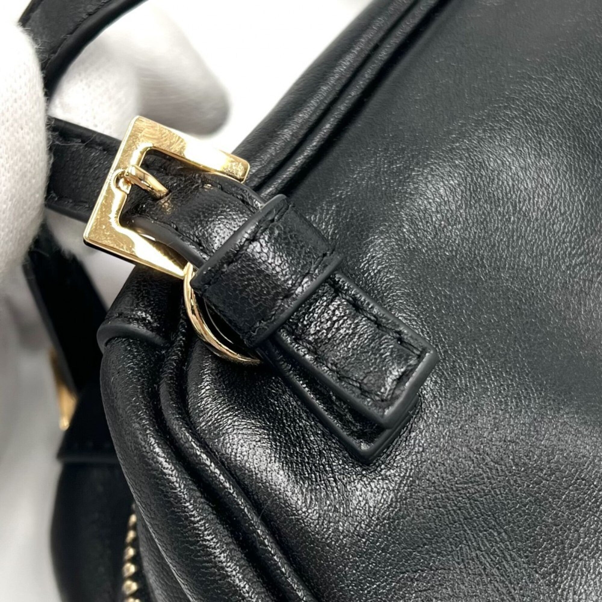 Versace Black Leather Handbag Shoulder Bag (Pre-Owned)