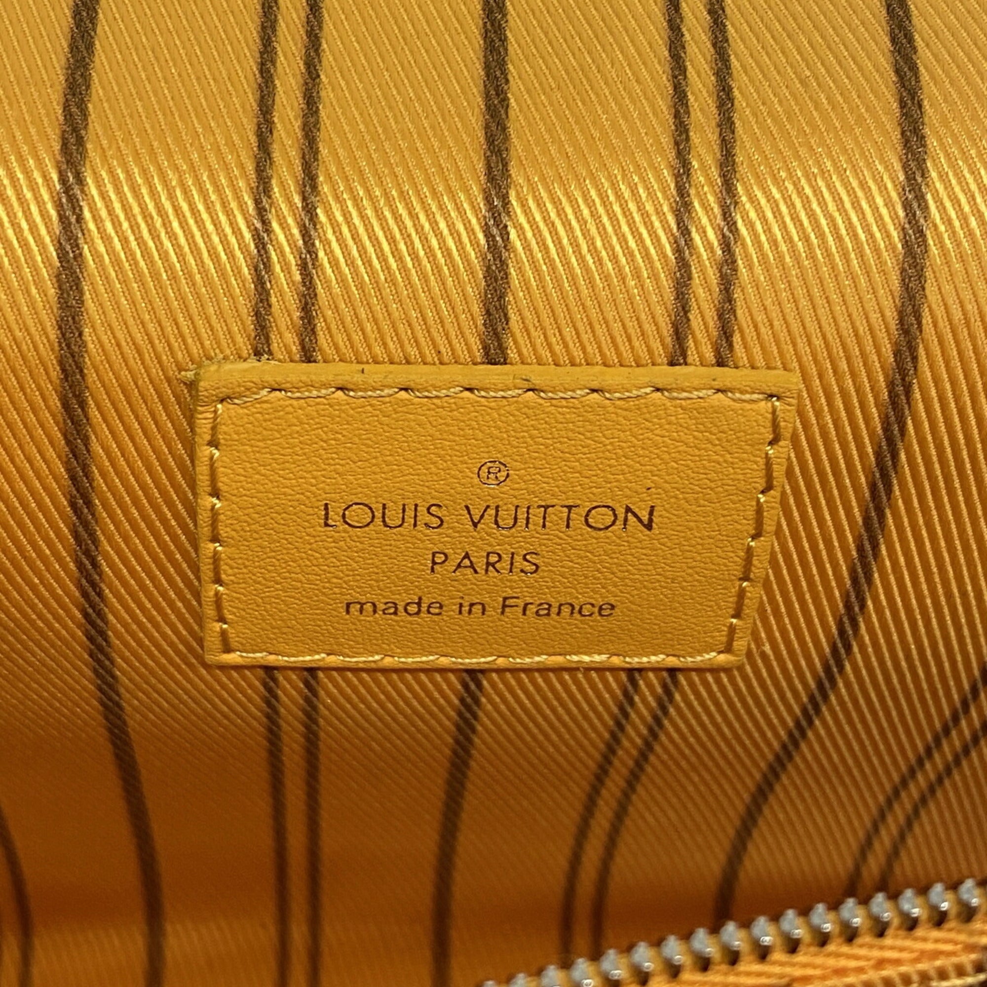 Louis Vuitton Brown Shoulder Bag (Pre-Owned)