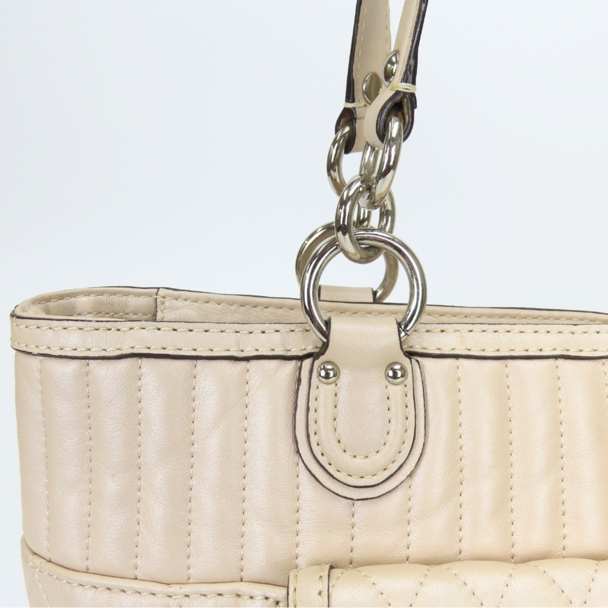 Coach Beige Leather Tote Bag (Pre-Owned)
