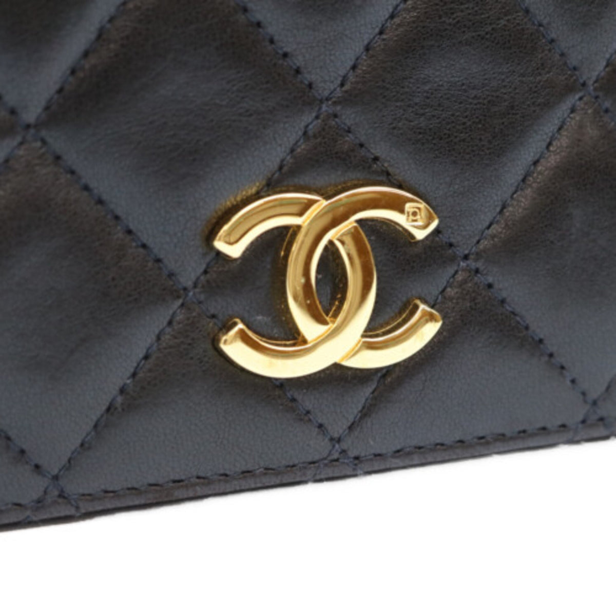 Chanel Black Leather Shoulder Bag (Pre-Owned)