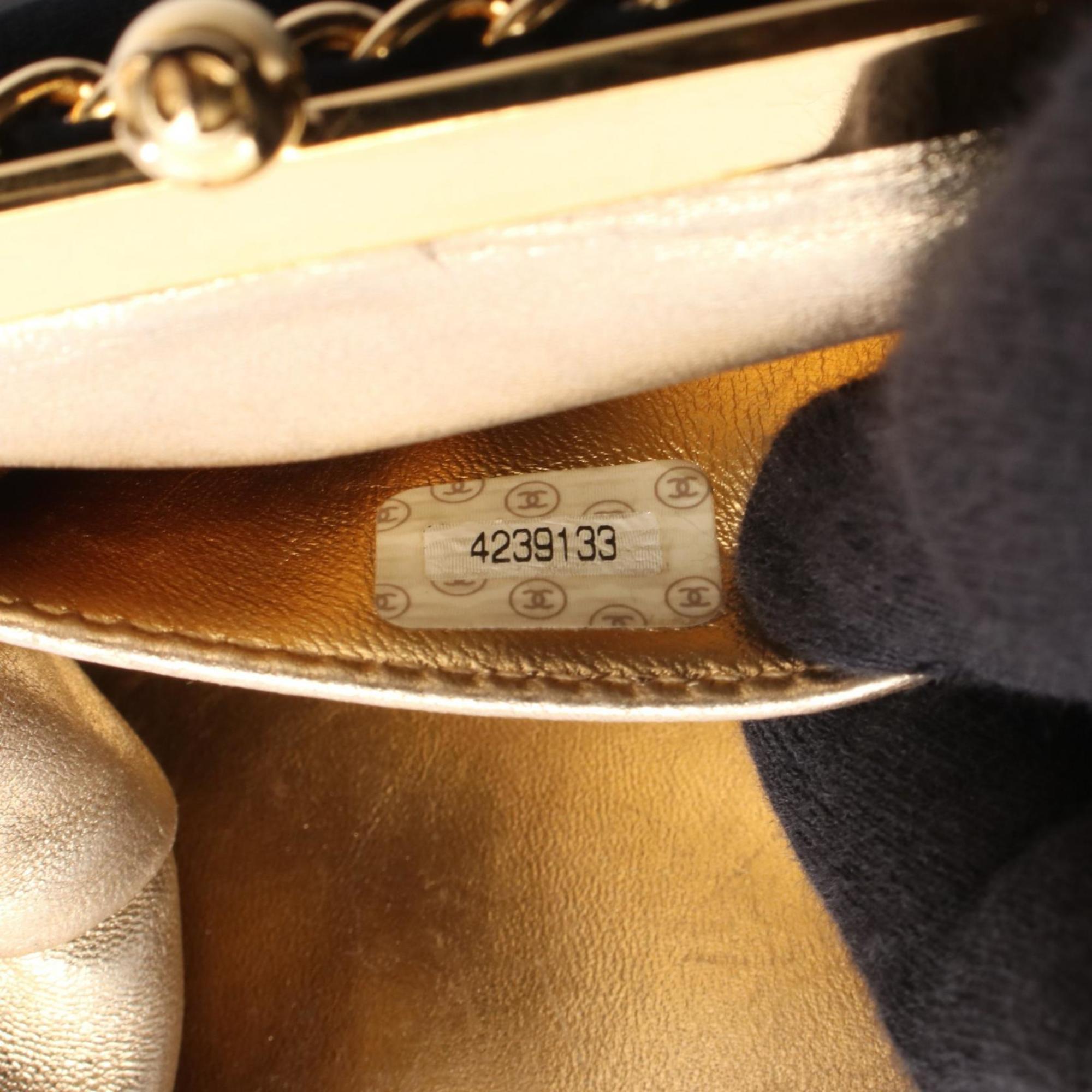 Chanel Black Fabric Shoulder Bag (Pre-Owned)