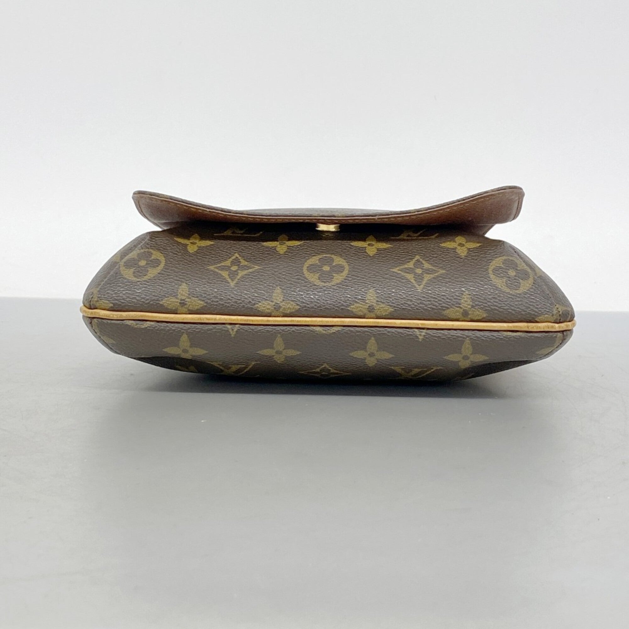 Louis Vuitton Brown Shoulder Bag (Pre-Owned)