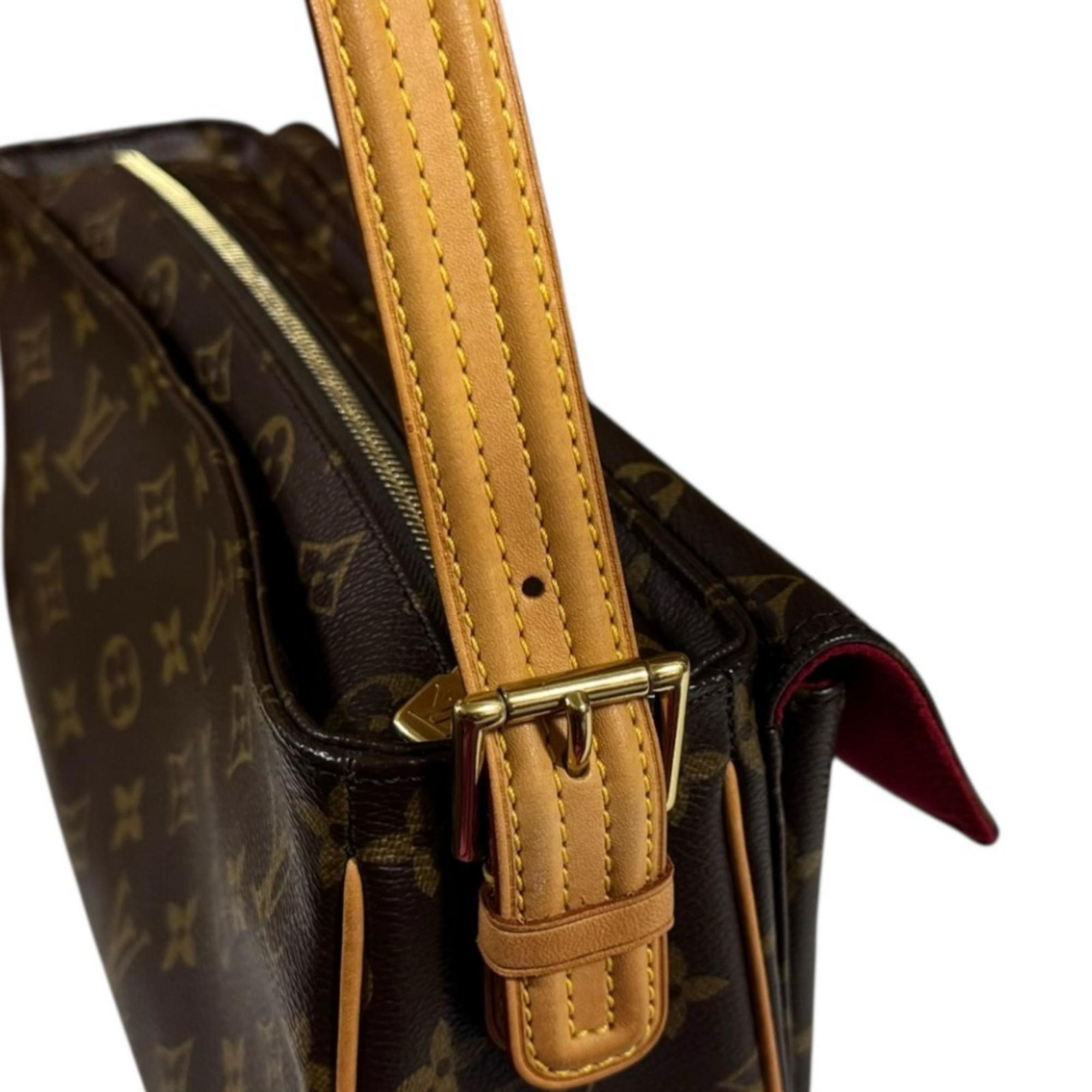 Louis Vuitton Brown Monogram Canvas Shoulder Bag (Pre-Owned)
