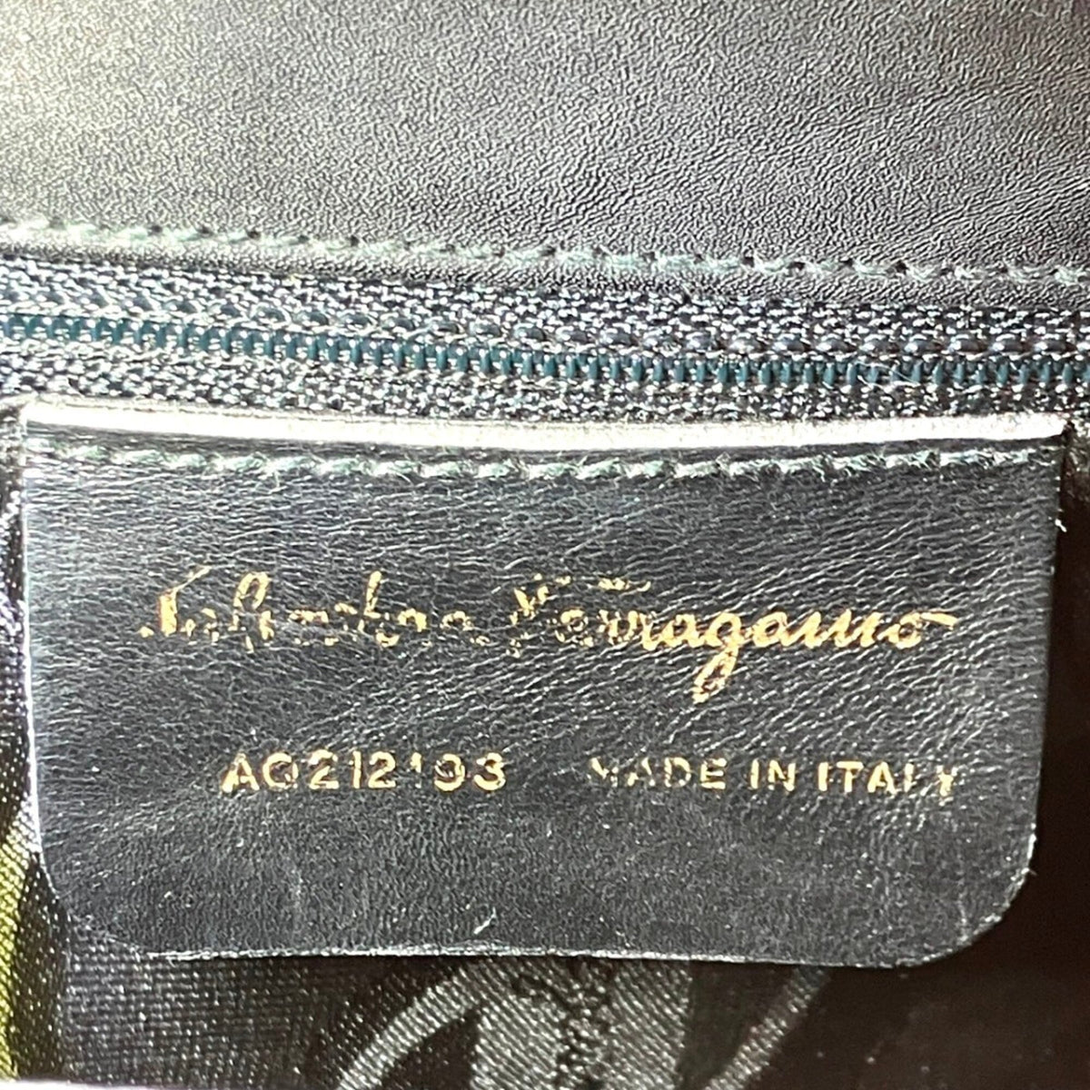 Salvatore Ferragamo Gancini Black Leather Handbag (Pre-Owned)