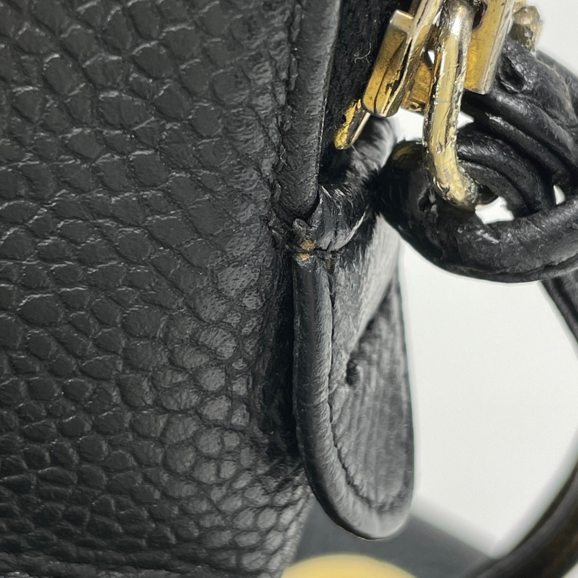 Chanel Black Grained Calfskin Shoulder Bag (Pre-Owned)