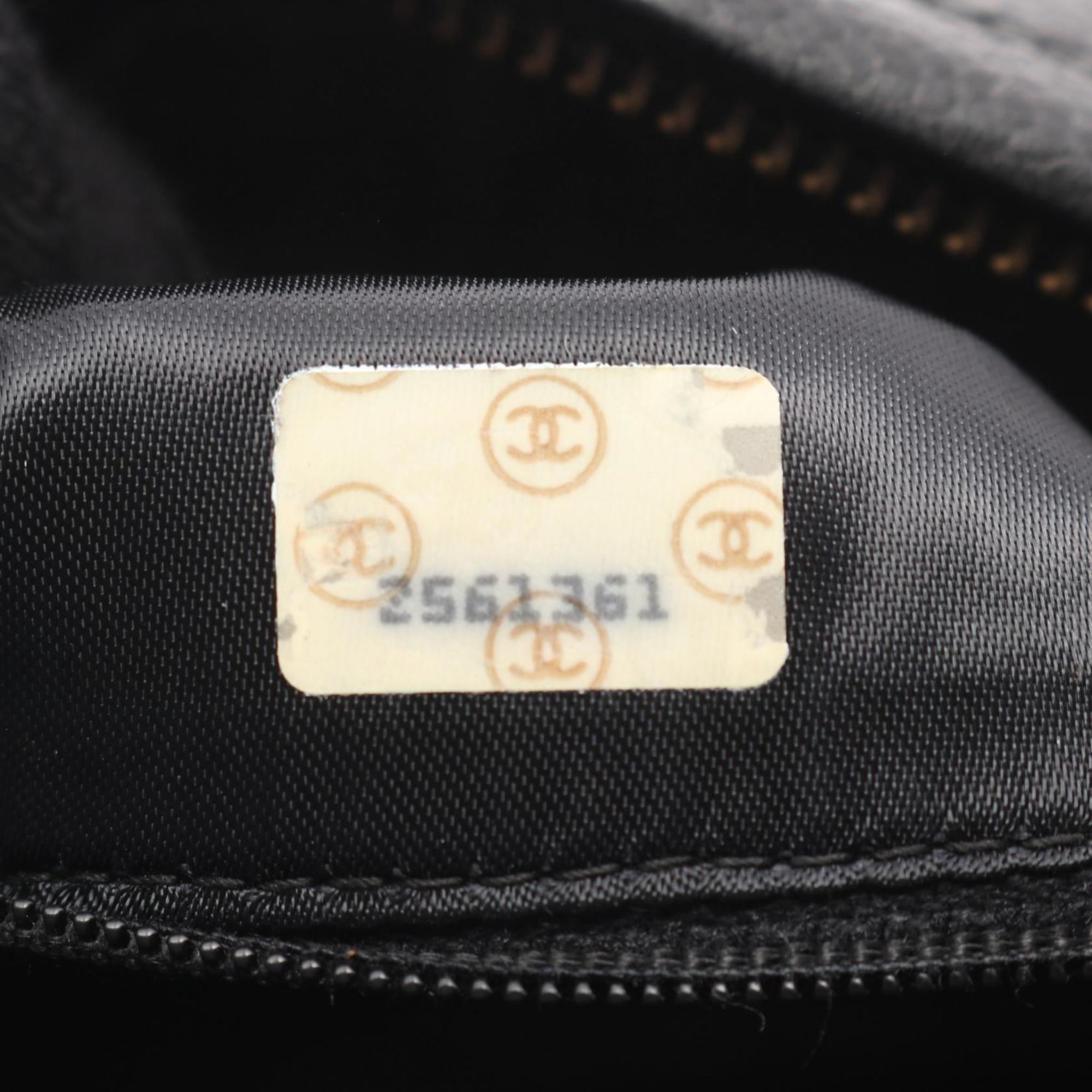 Chanel Black Leather Handbag Shoulder Bag (Pre-Owned)