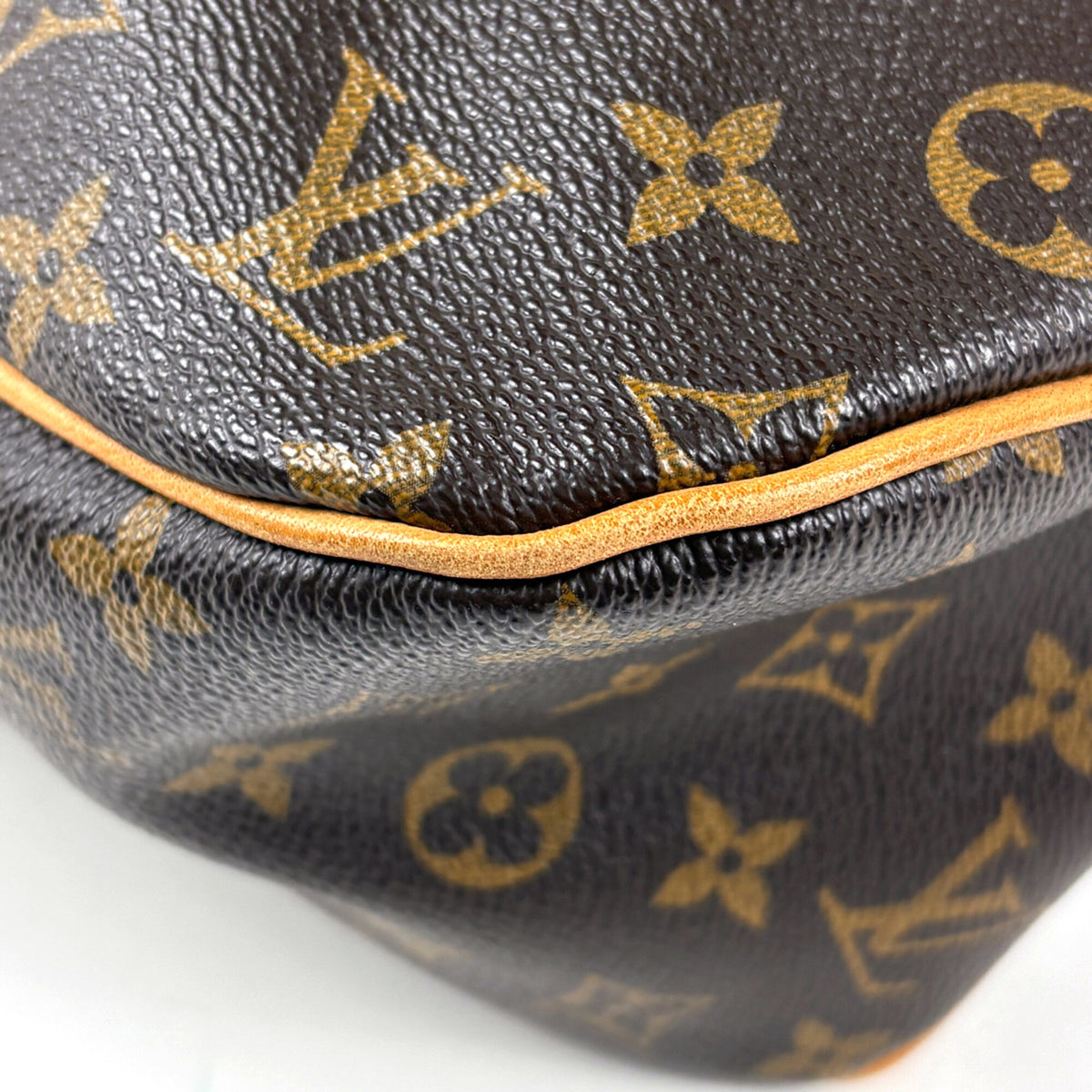 Louis Vuitton Brown Monogram Shoulder Bag (Pre-Owned)