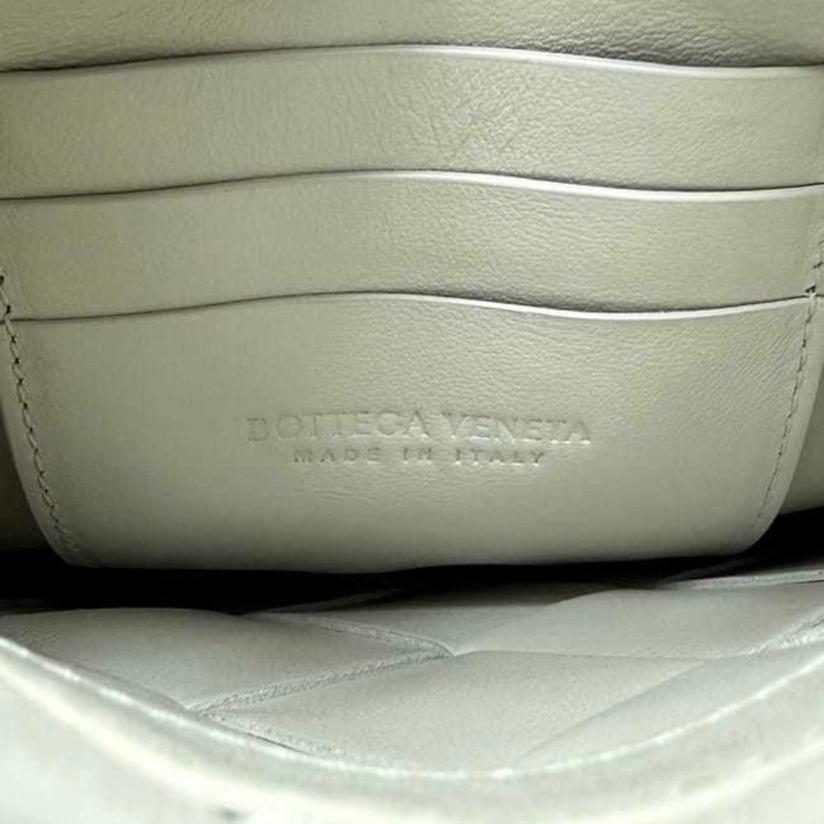 Bottega Veneta Intrecciato White Leather Pochette Shoulder Bag (Pre-Owned)