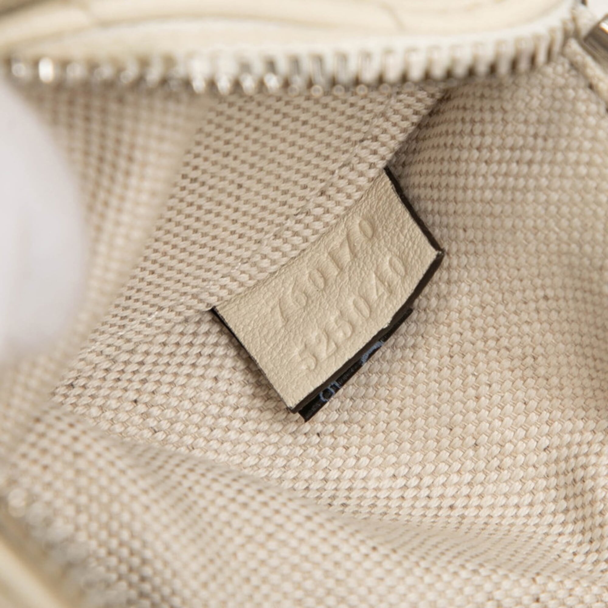 Gucci White Leather Shoulder Bag (Pre-Owned)