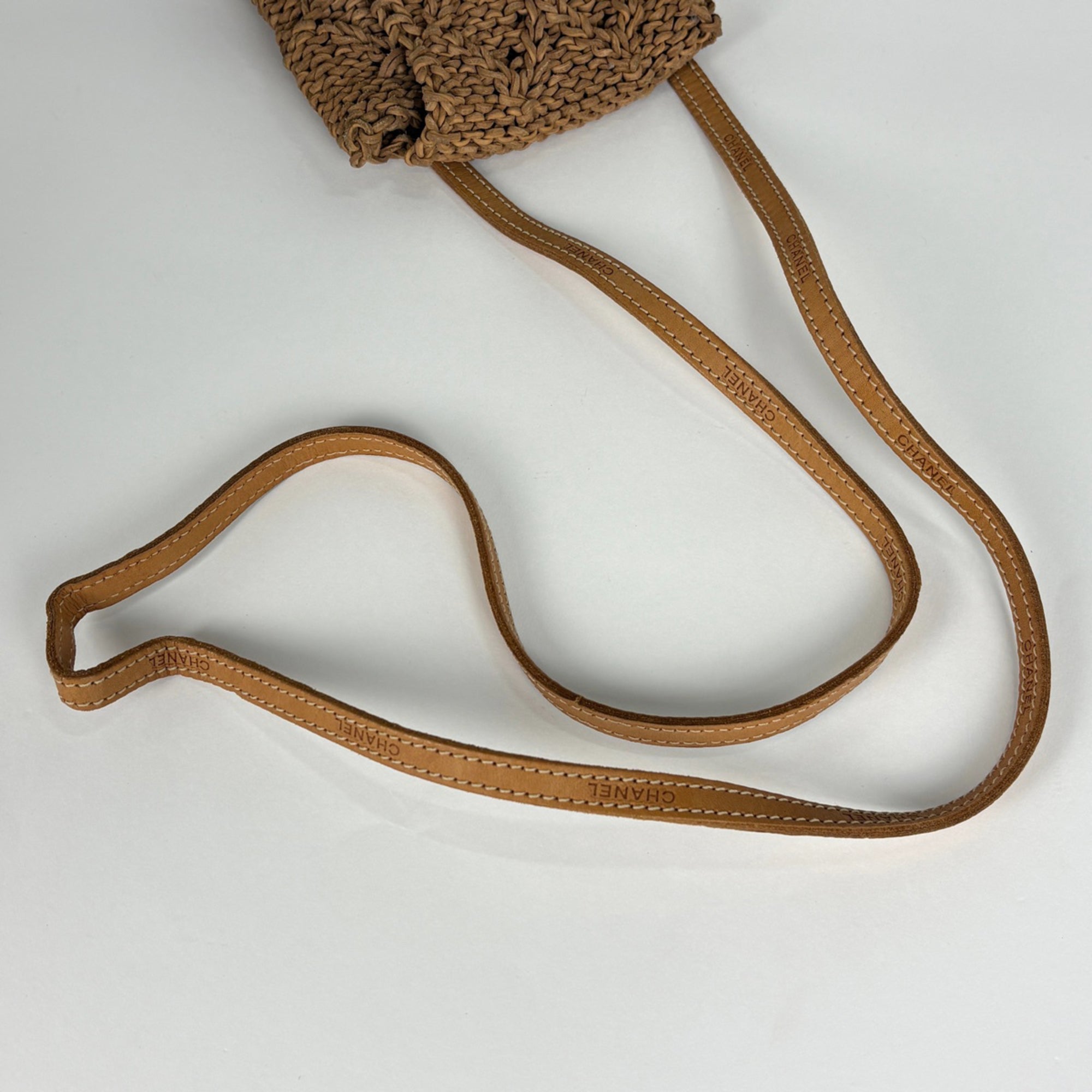 Chanel Brown Leather Shoulder Bag (Pre-Owned)