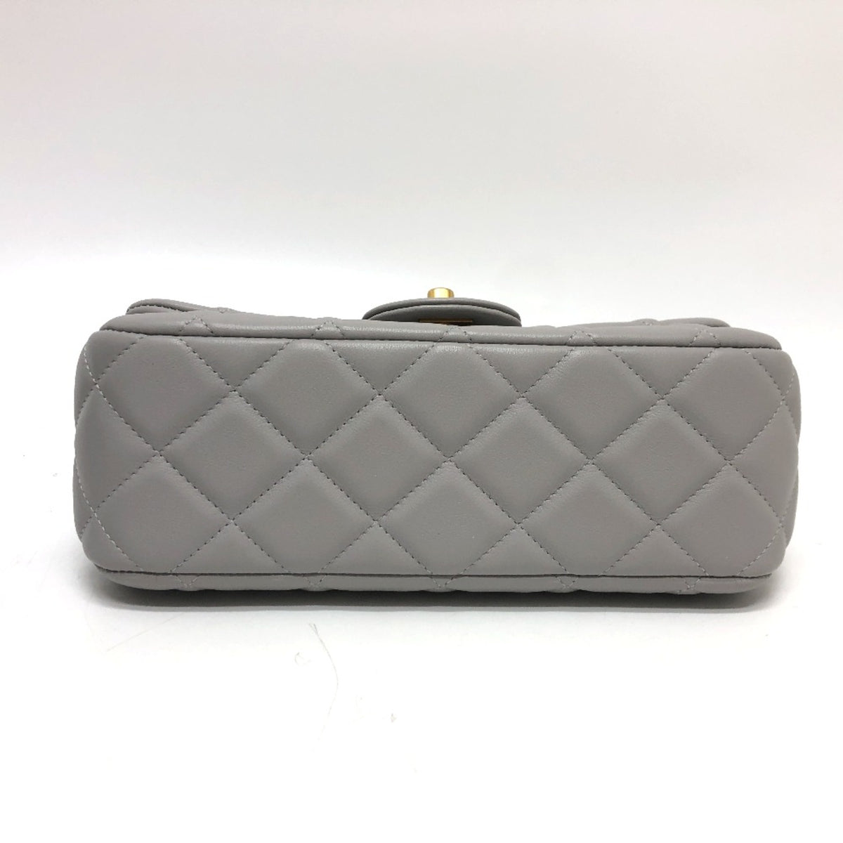 Chanel Gray Leather Shoulder Bag (Pre-Owned)