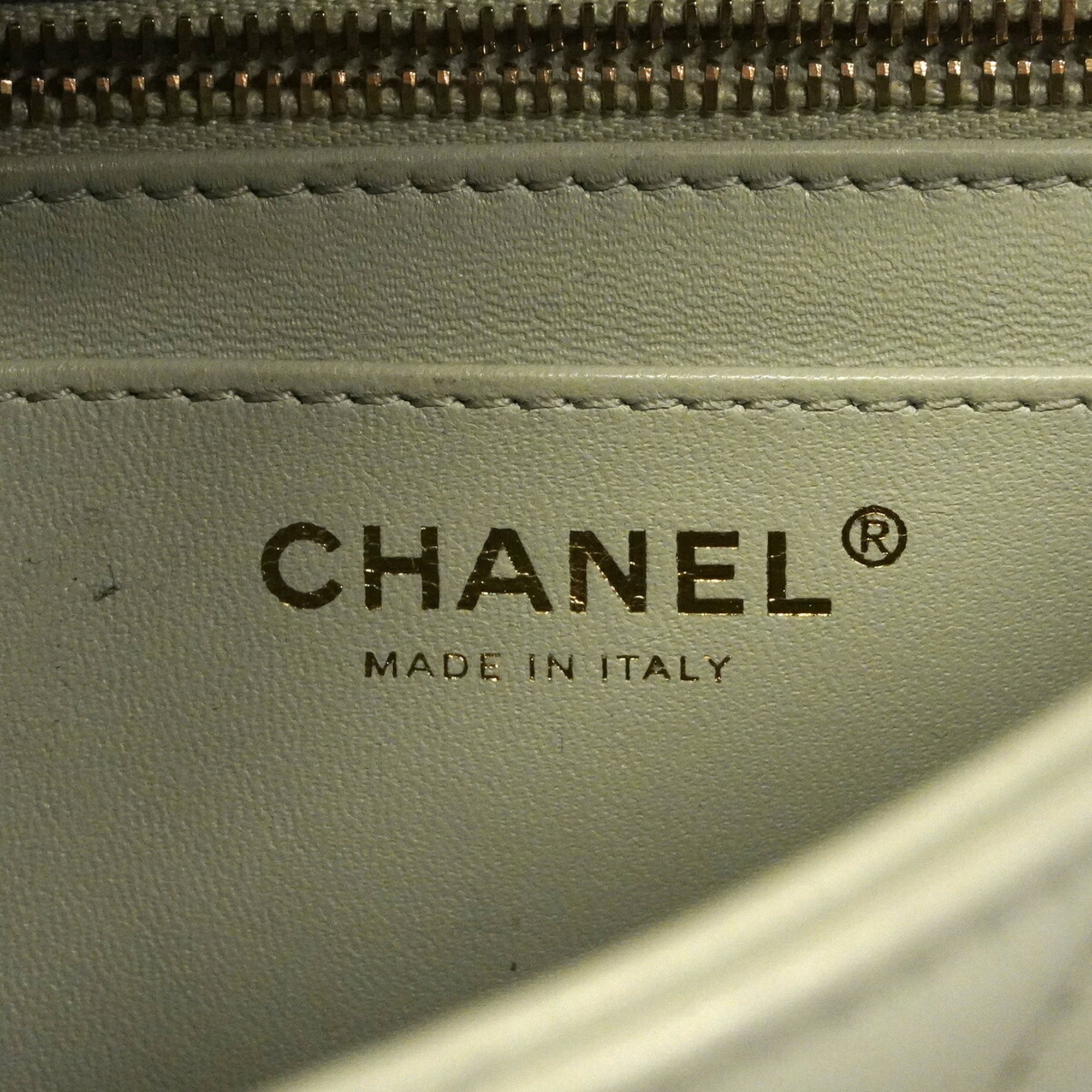 Chanel Green Leather Shoulder Bag (Pre-Owned)