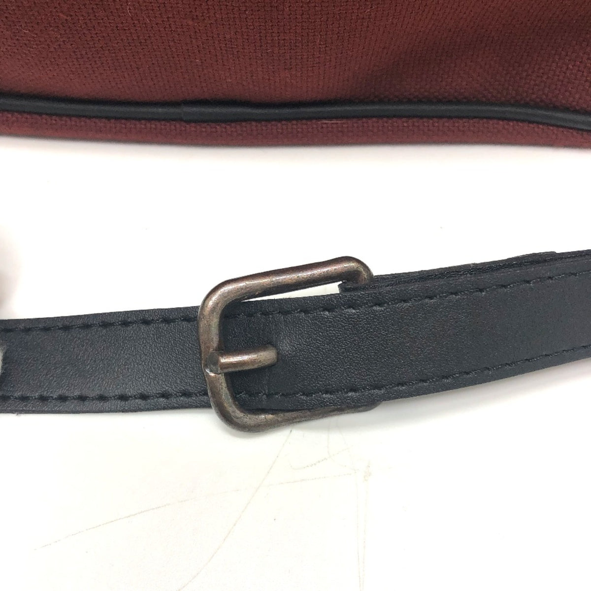 Yves Saint Laurent Red Other Shoulder Bag (Pre-Owned)