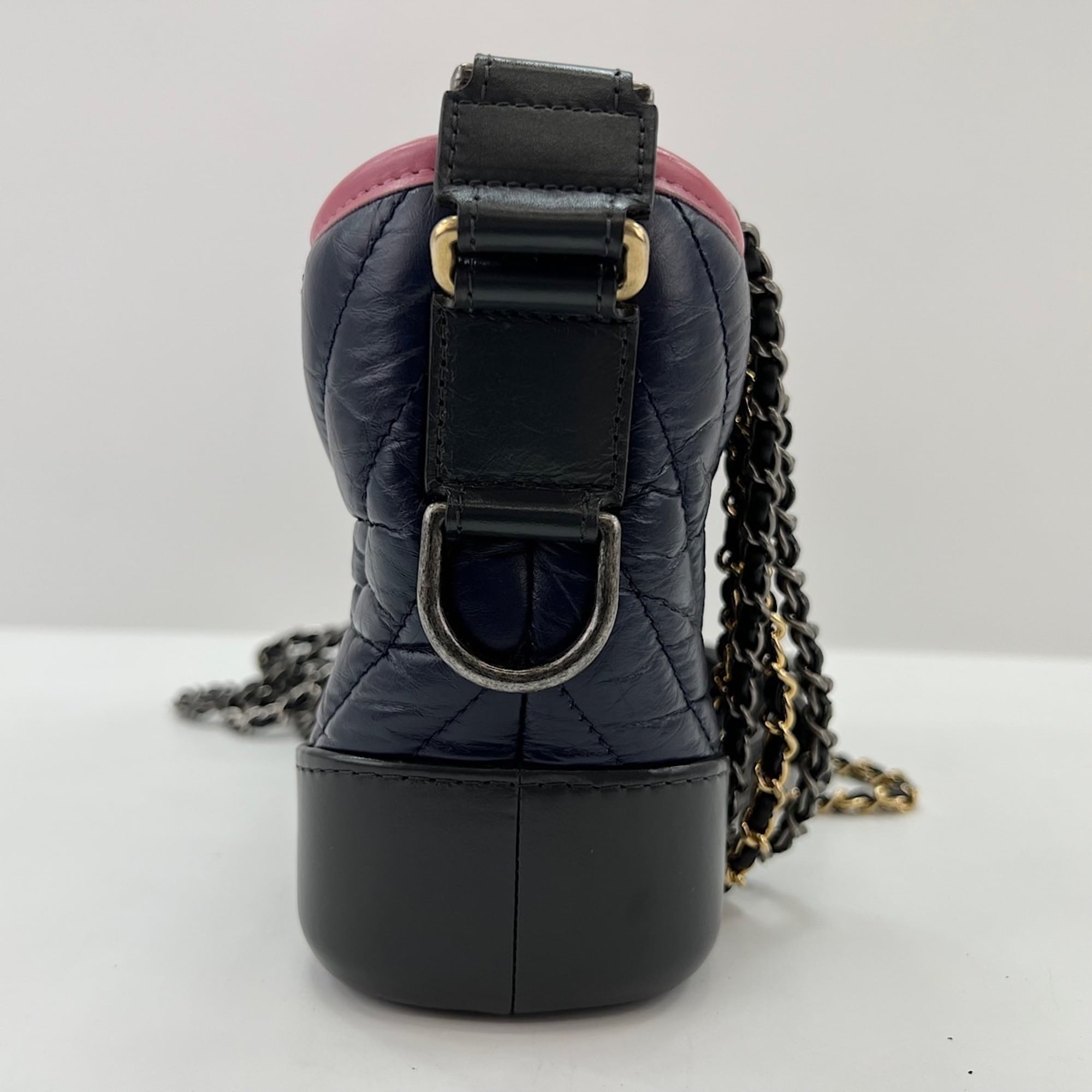 Chanel Navy Leather Shoulder Bag (Pre-Owned)