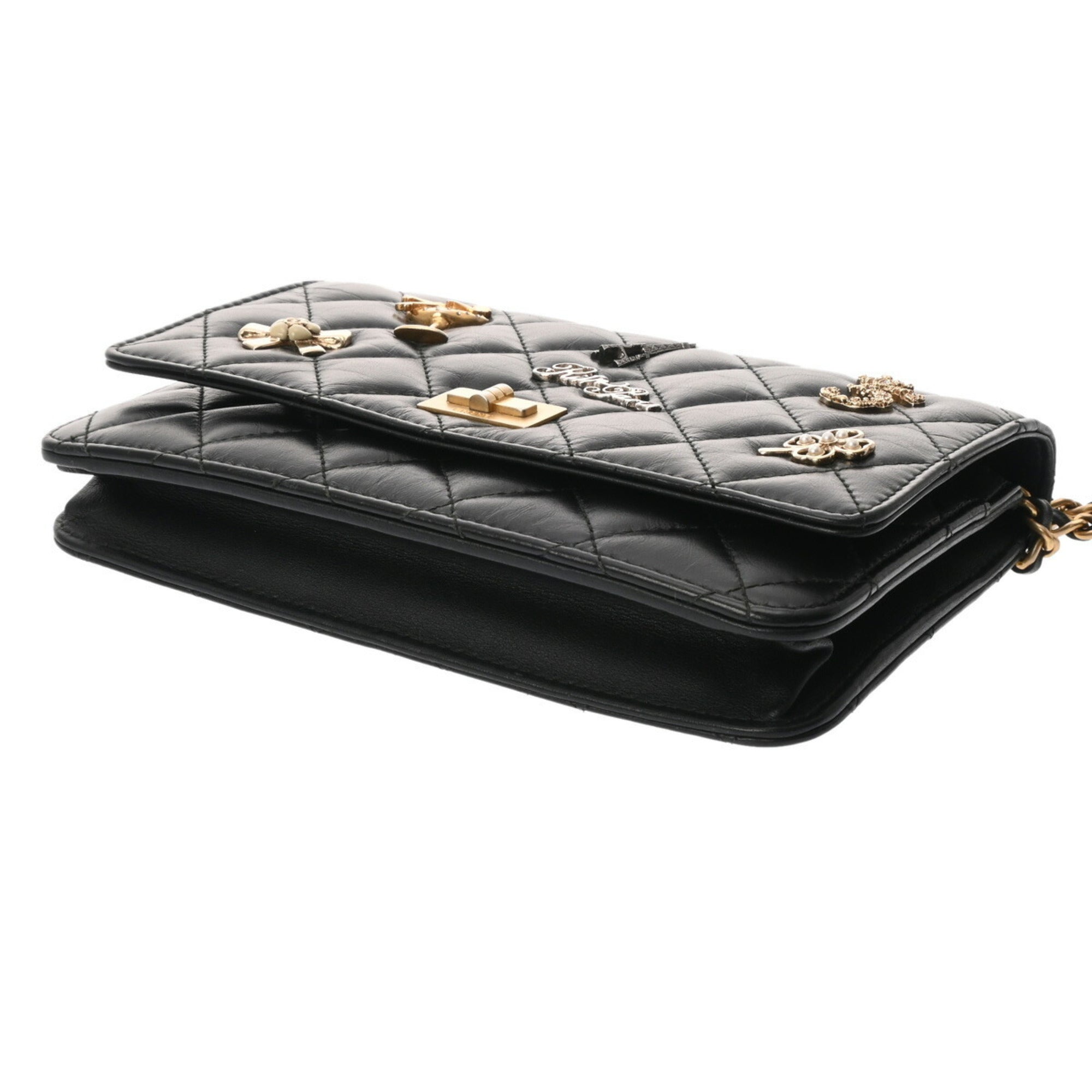 Chanel Black Leather Pouch Shoulder Bag (Pre-Owned)