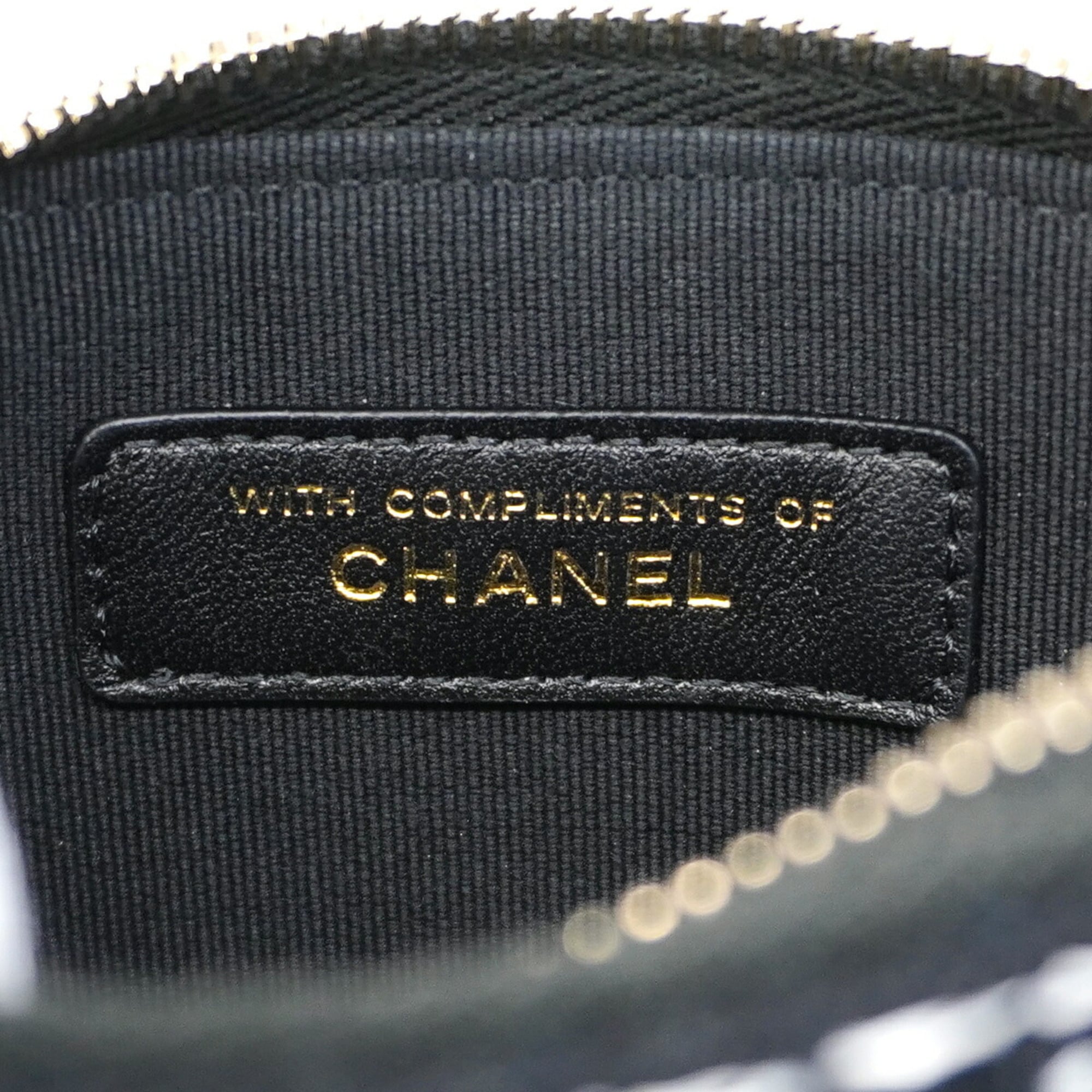 Chanel Black Tweed Shoulder Bag (Pre-Owned)