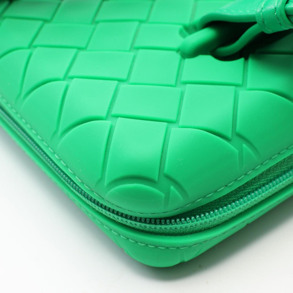 Bottega Veneta Green Rubber Leather Handbag Shoulder Bag (Pre-Owned)