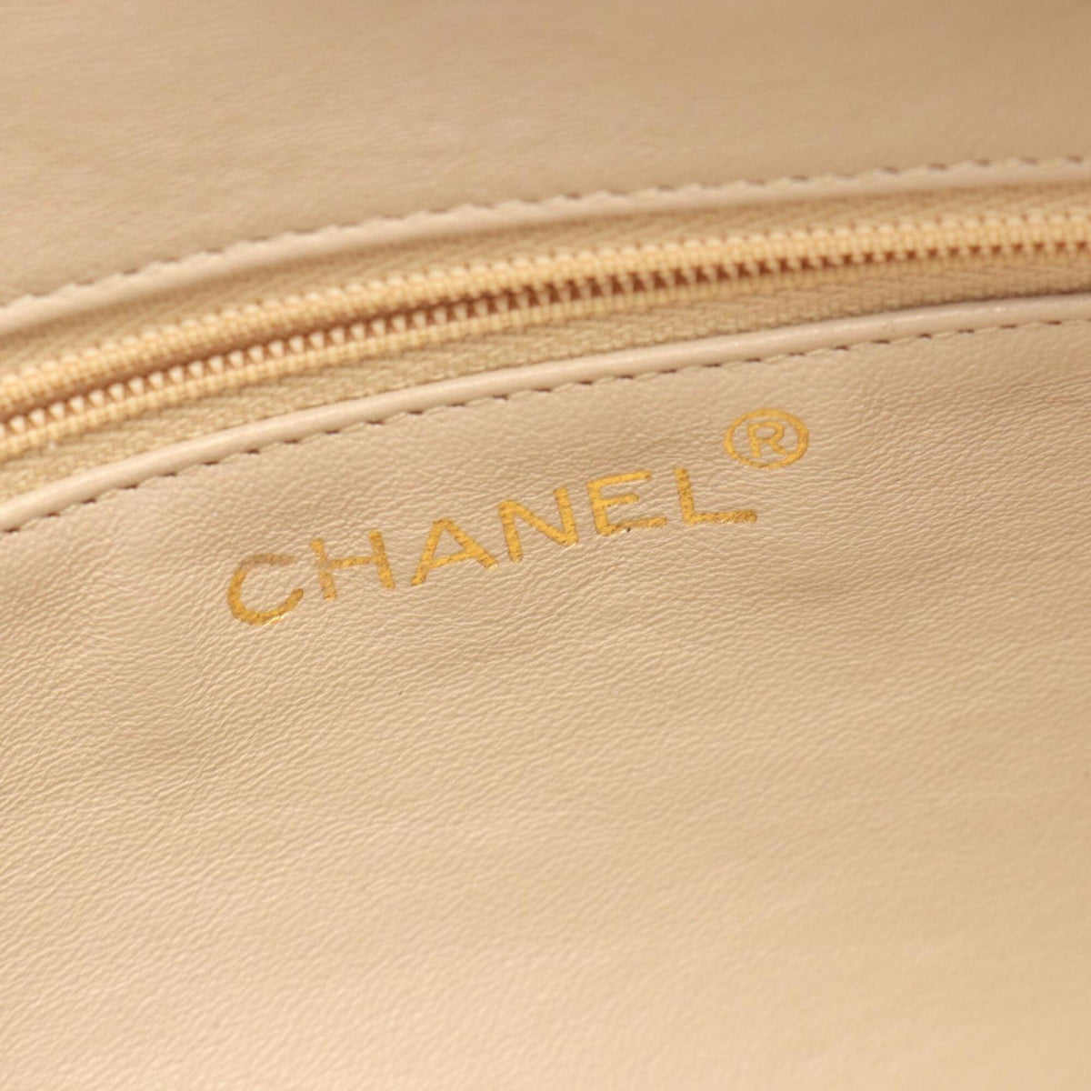 Chanel Beige Leather Handbag Shoulder Bag (Pre-Owned)
