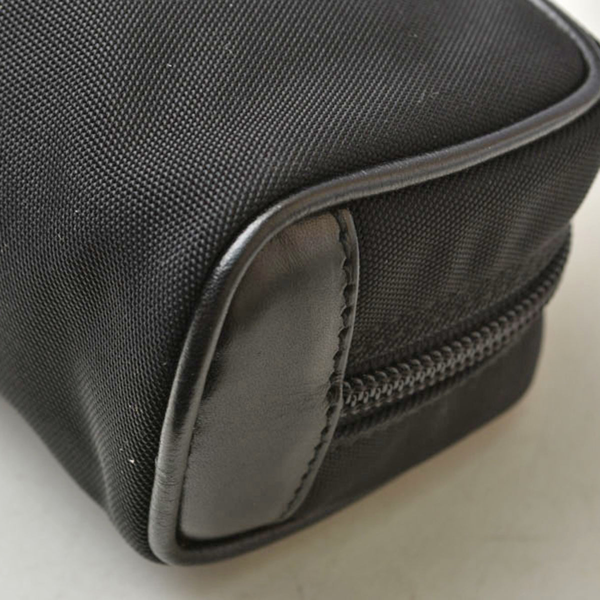 Gucci Black Leather Nylon Pouch (Pre-Owned)