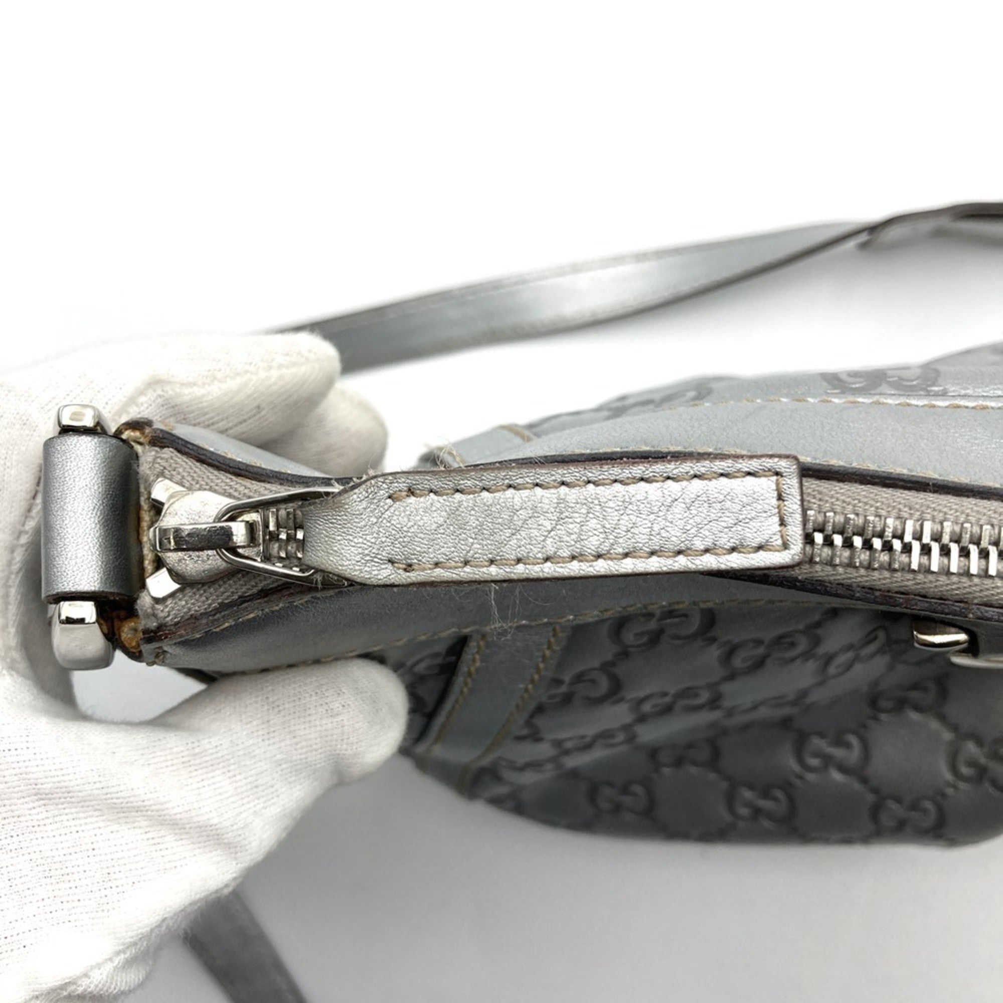 Gucci Abbey Silver Leather Shoulder Bag (Pre-Owned)
