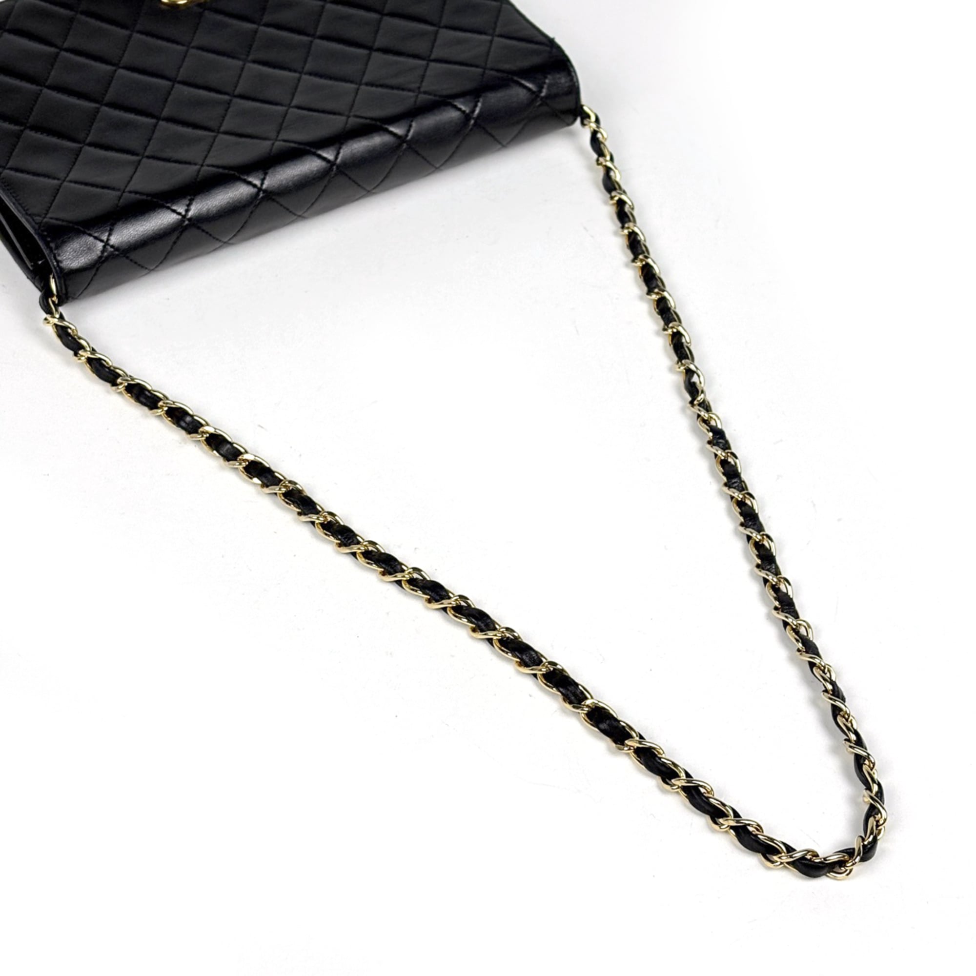 Chanel Black Leather Shoulder Bag (Pre-Owned)