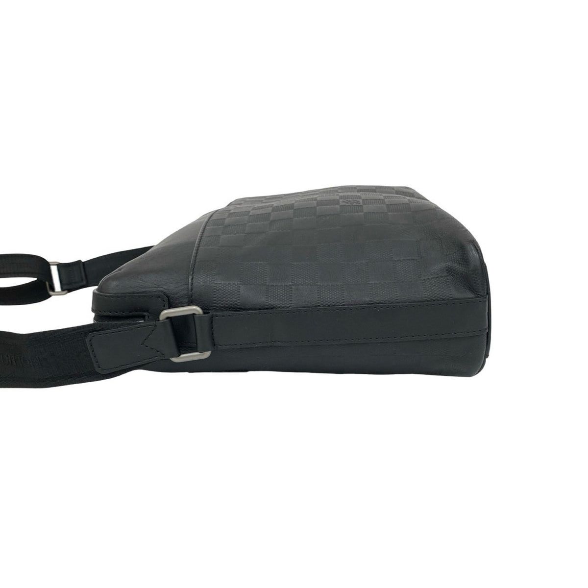 Louis Vuitton Black Leather Pochette Shoulder Bag (Pre-Owned)
