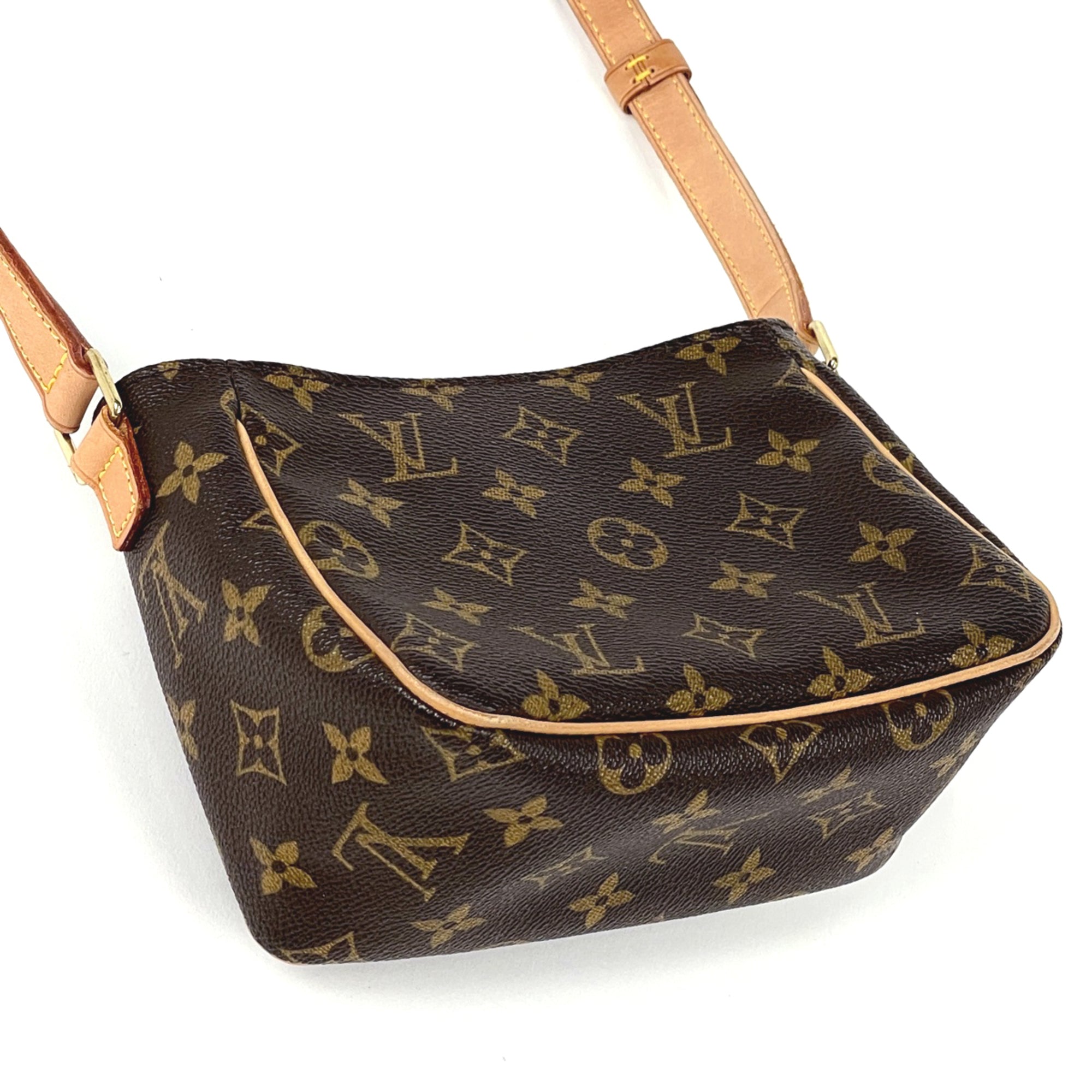 Louis Vuitton Brown Monogram Monogram Pochette Shoulder Bag (Pre-Owned)