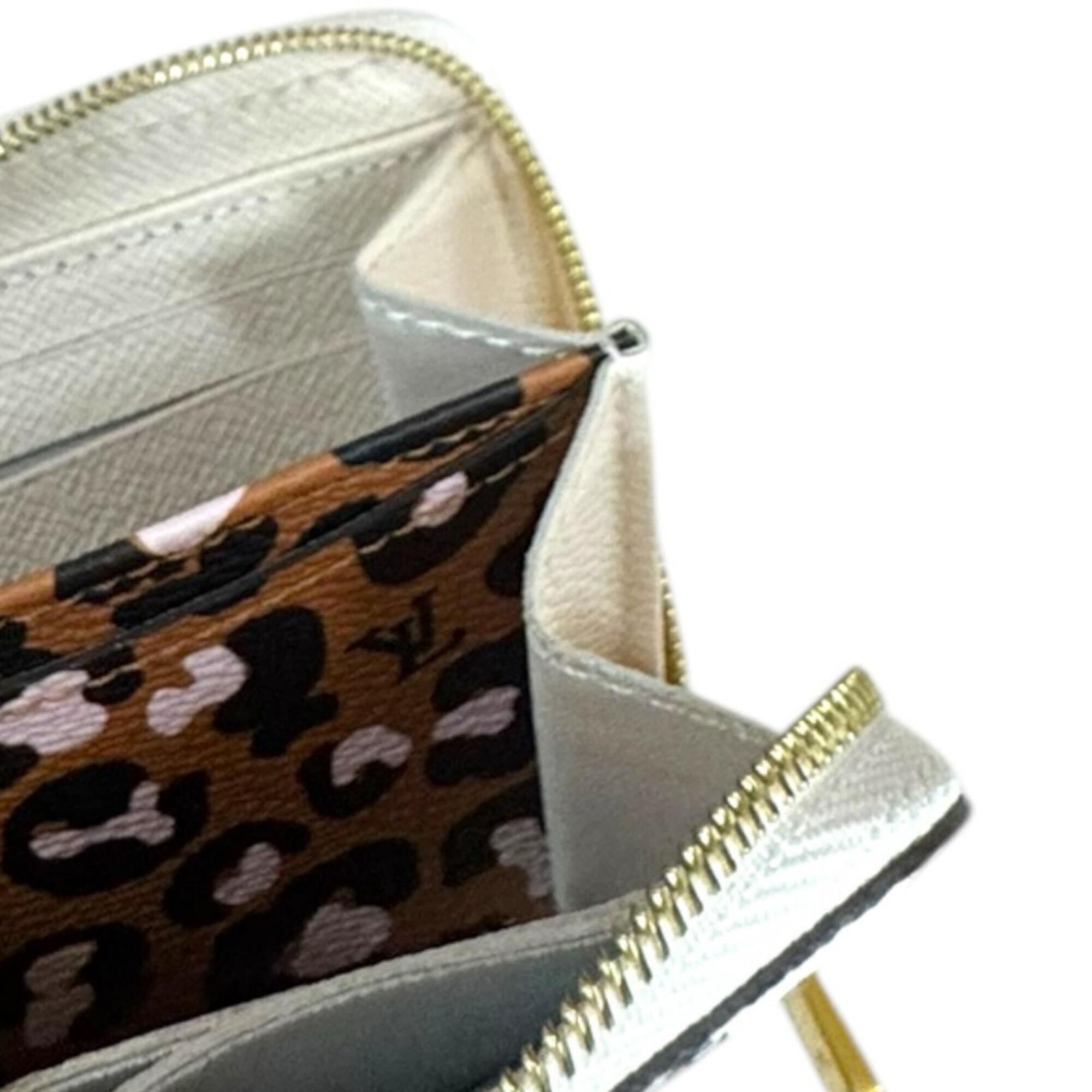 Louis Vuitton Or White Canvas Coin Purse/Coin Case (Pre-Owned)