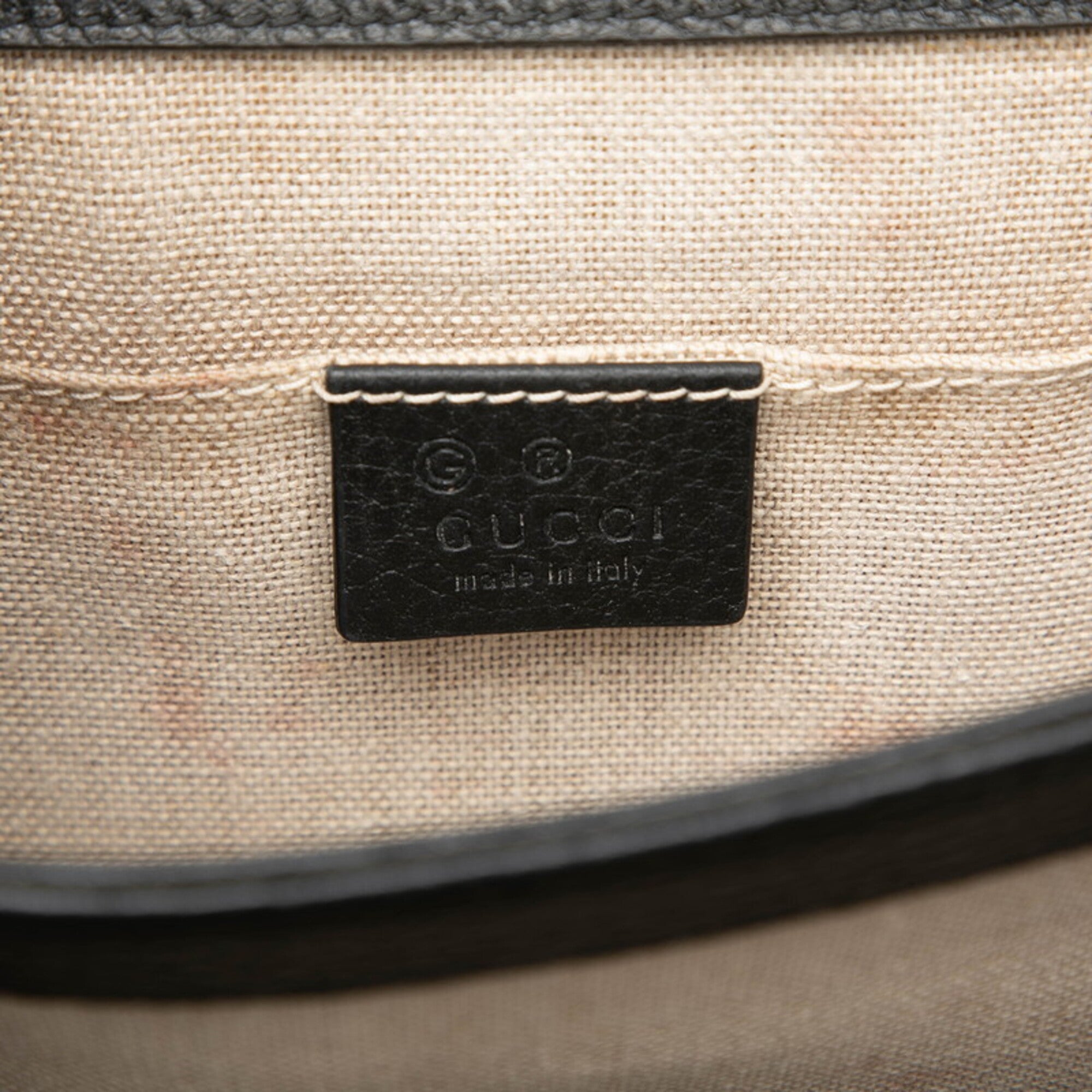 Gucci Black Leather Shoulder Bag (Pre-Owned)