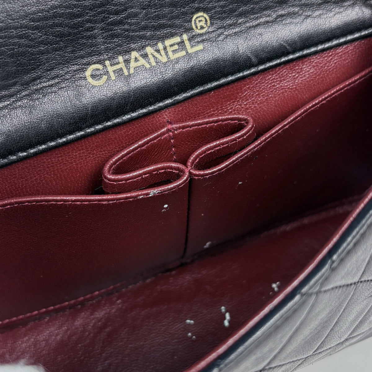 Chanel Black Leather Shoulder Bag (Pre-Owned)