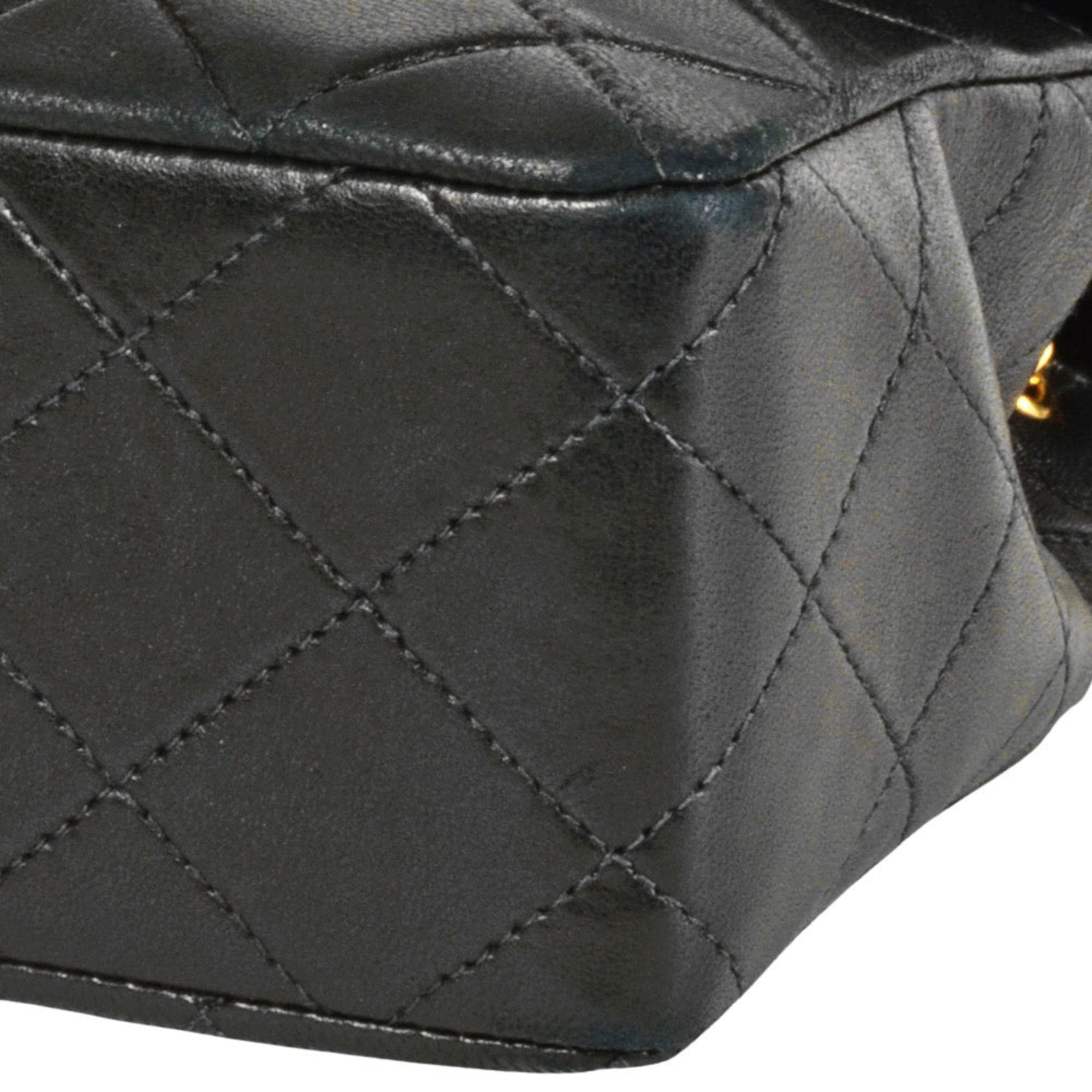 Chanel Black Leather Shoulder Bag (Pre-Owned)