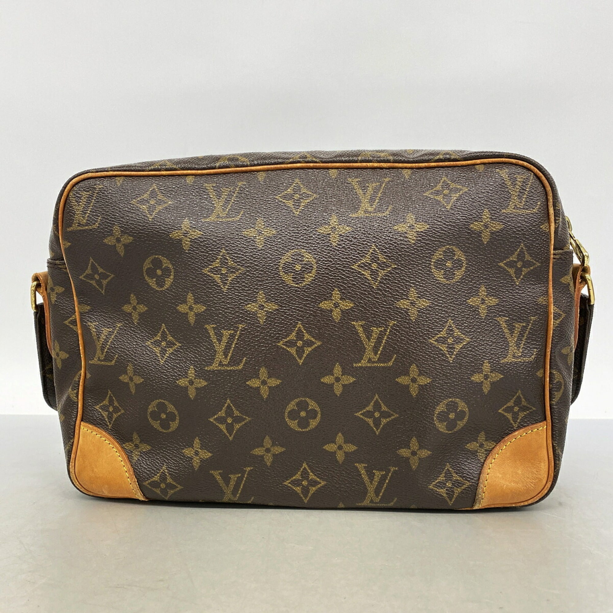 Louis Vuitton Brown Shoulder Bag (Pre-Owned)