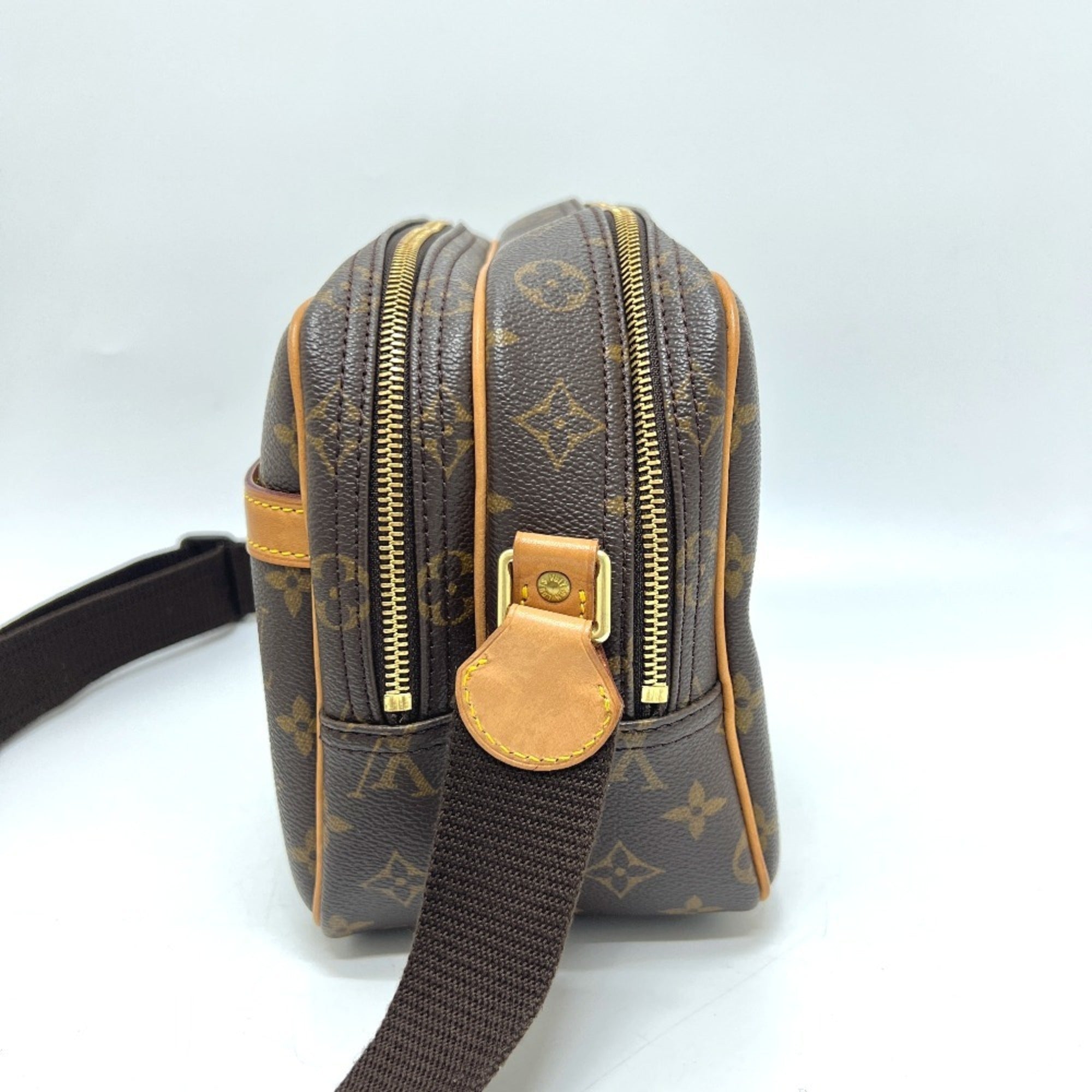 Louis Vuitton Brown Monogram Monogram Shoulder Bag (Pre-Owned)
