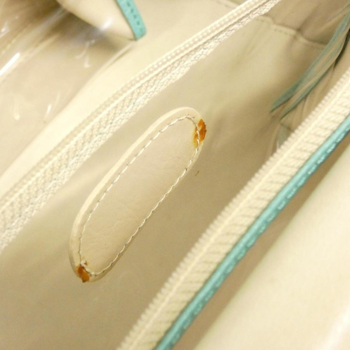 Chanel Green Grained Calfskin Handbag (Pre-Owned)