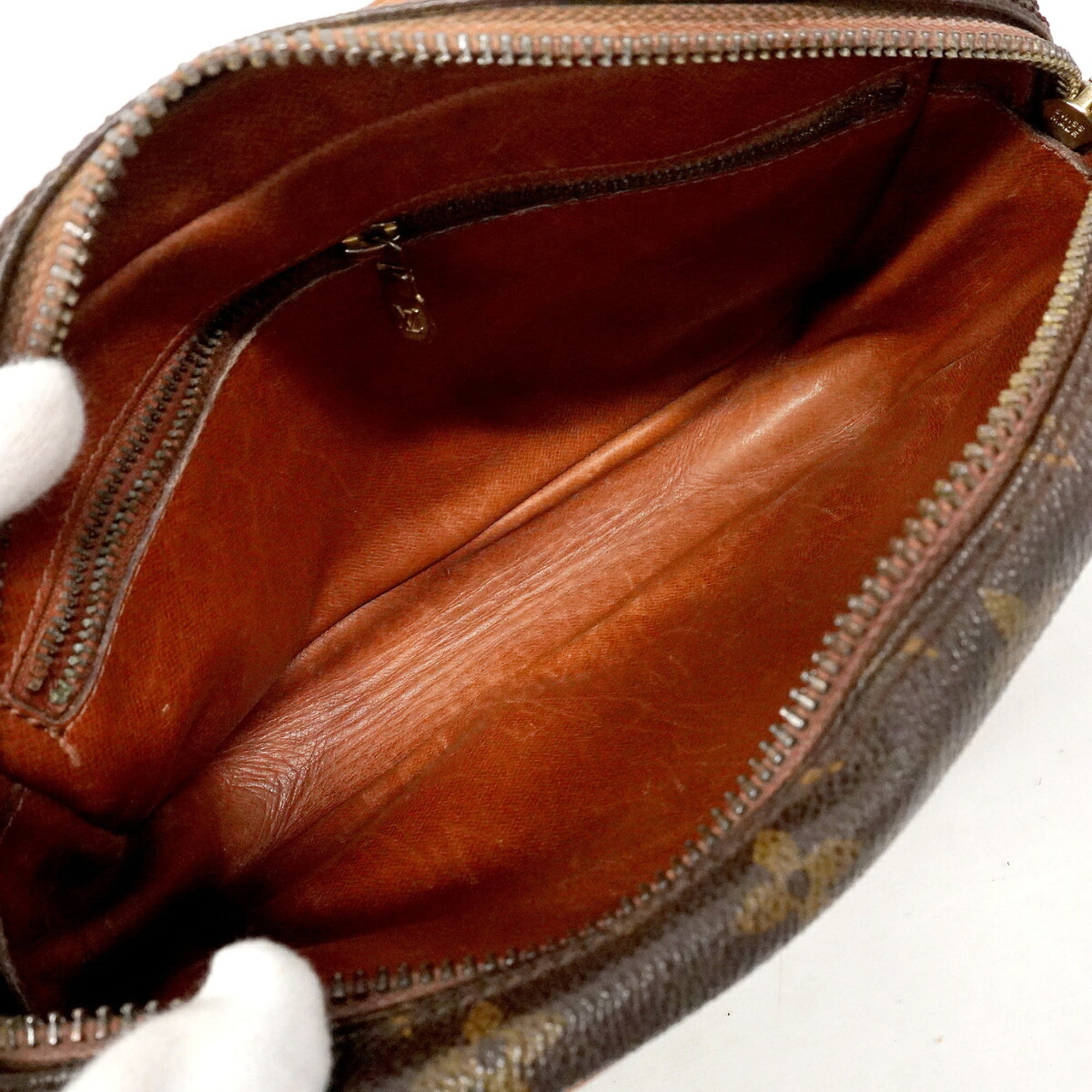Louis Vuitton Brown Shoulder Bag (Pre-Owned)