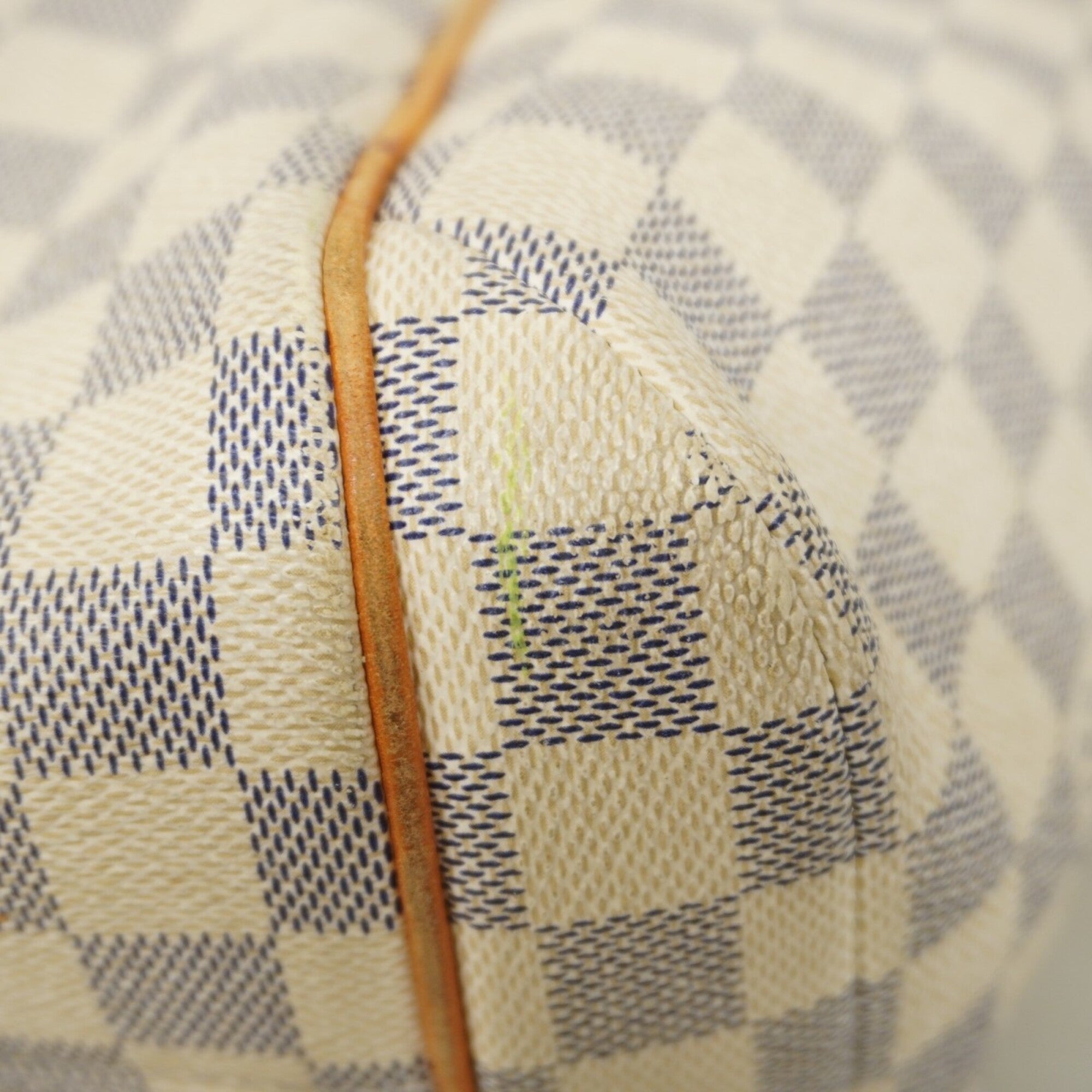 Louis Vuitton White Tote Bag (Pre-Owned)