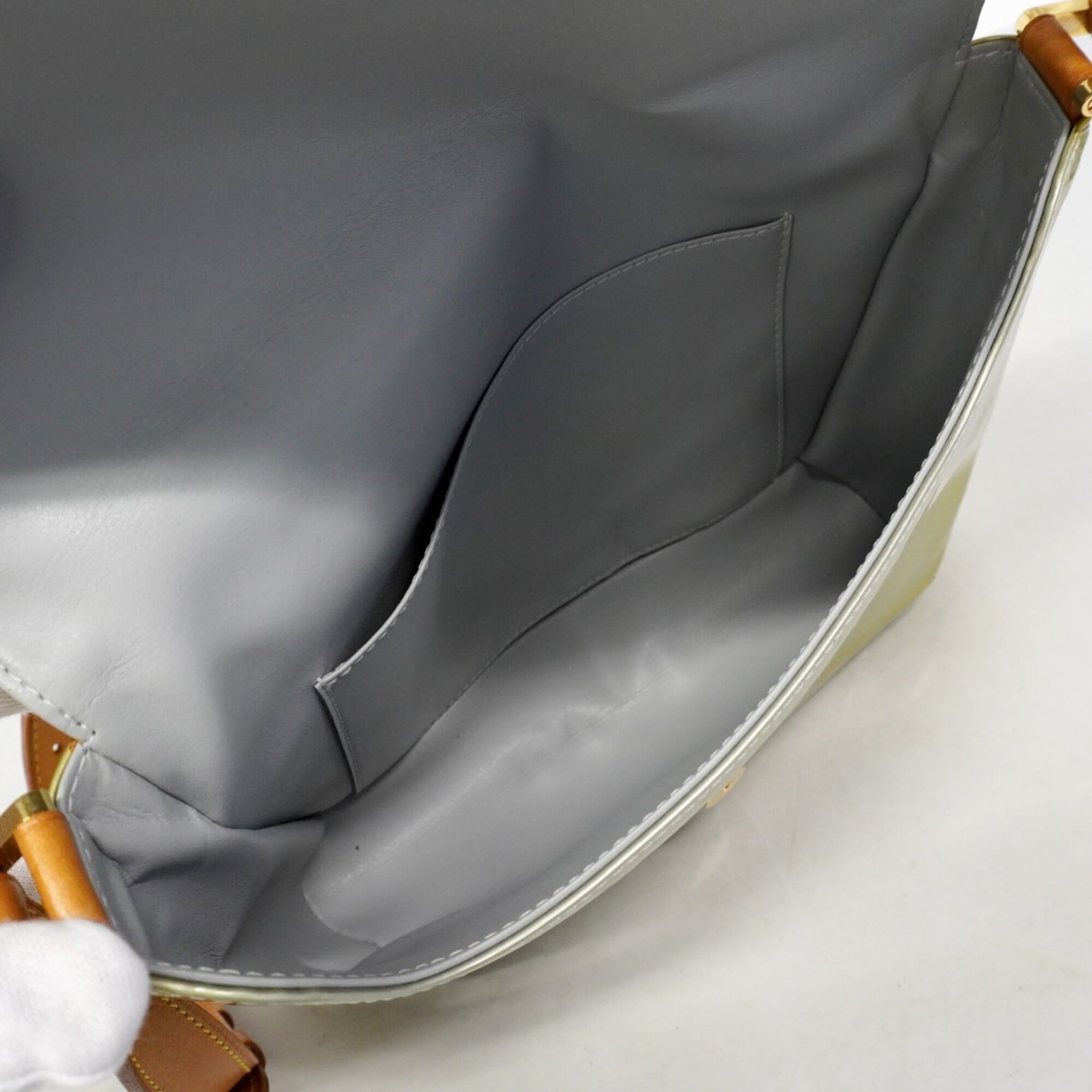 Louis Vuitton Gris Shoulder Bag (Pre-Owned)