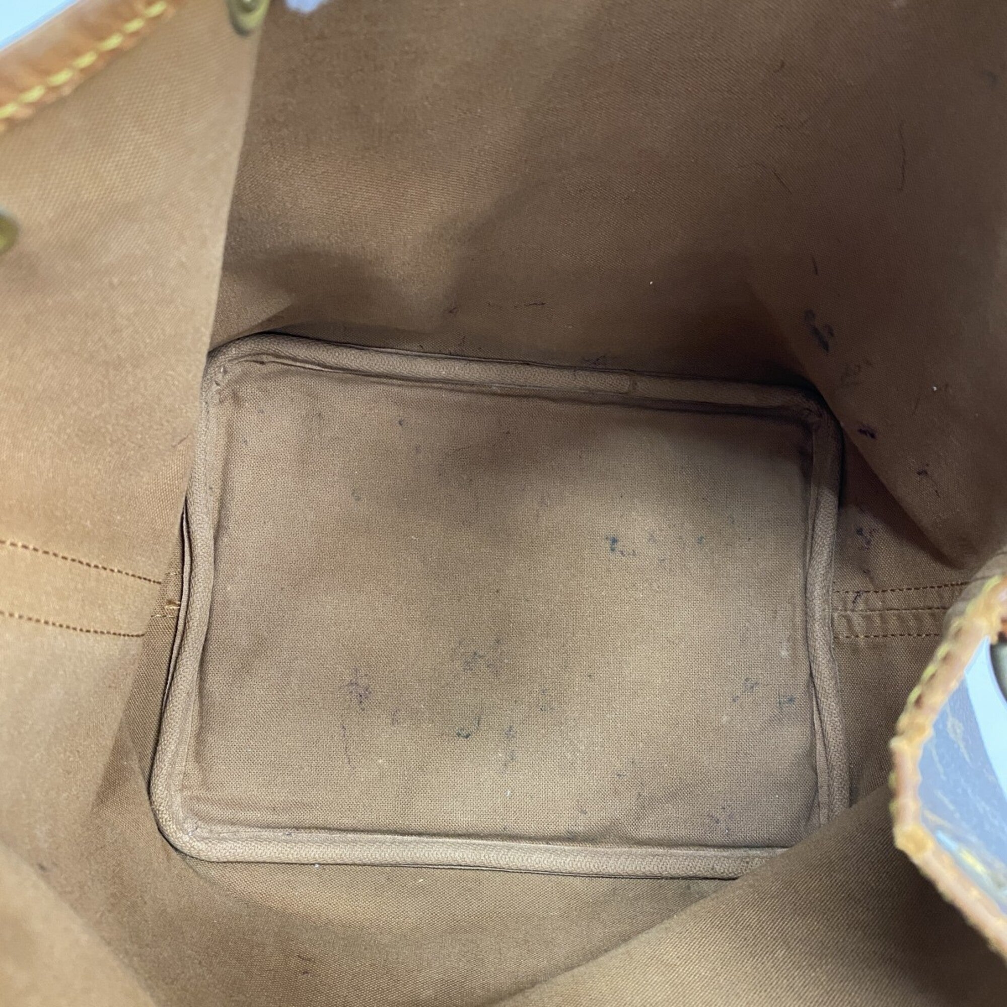 Louis Vuitton Brown Shoulder Bag (Pre-Owned)