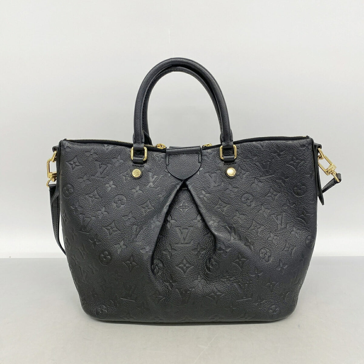 Louis Vuitton Noir Handbag (Pre-Owned)