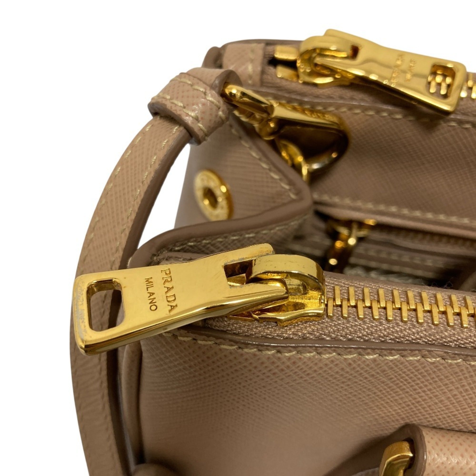 Prada Light Pink Leather Shoulder Bag (Pre-Owned)