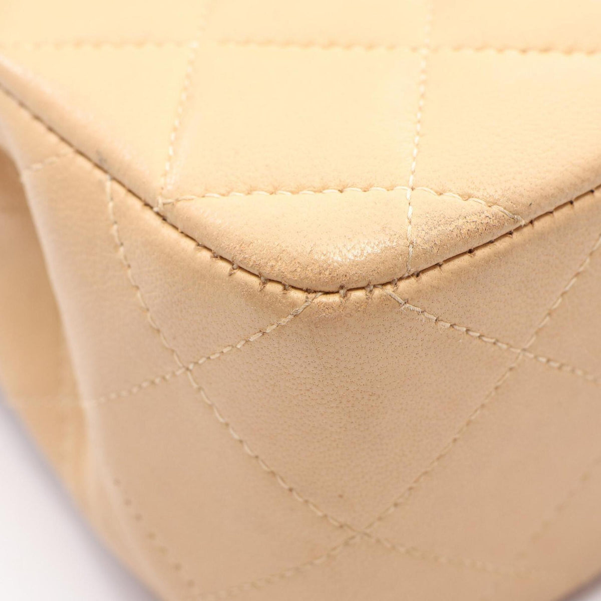 Chanel Matelasse Beige Leather Handbag Shoulder Bag (Pre-Owned)